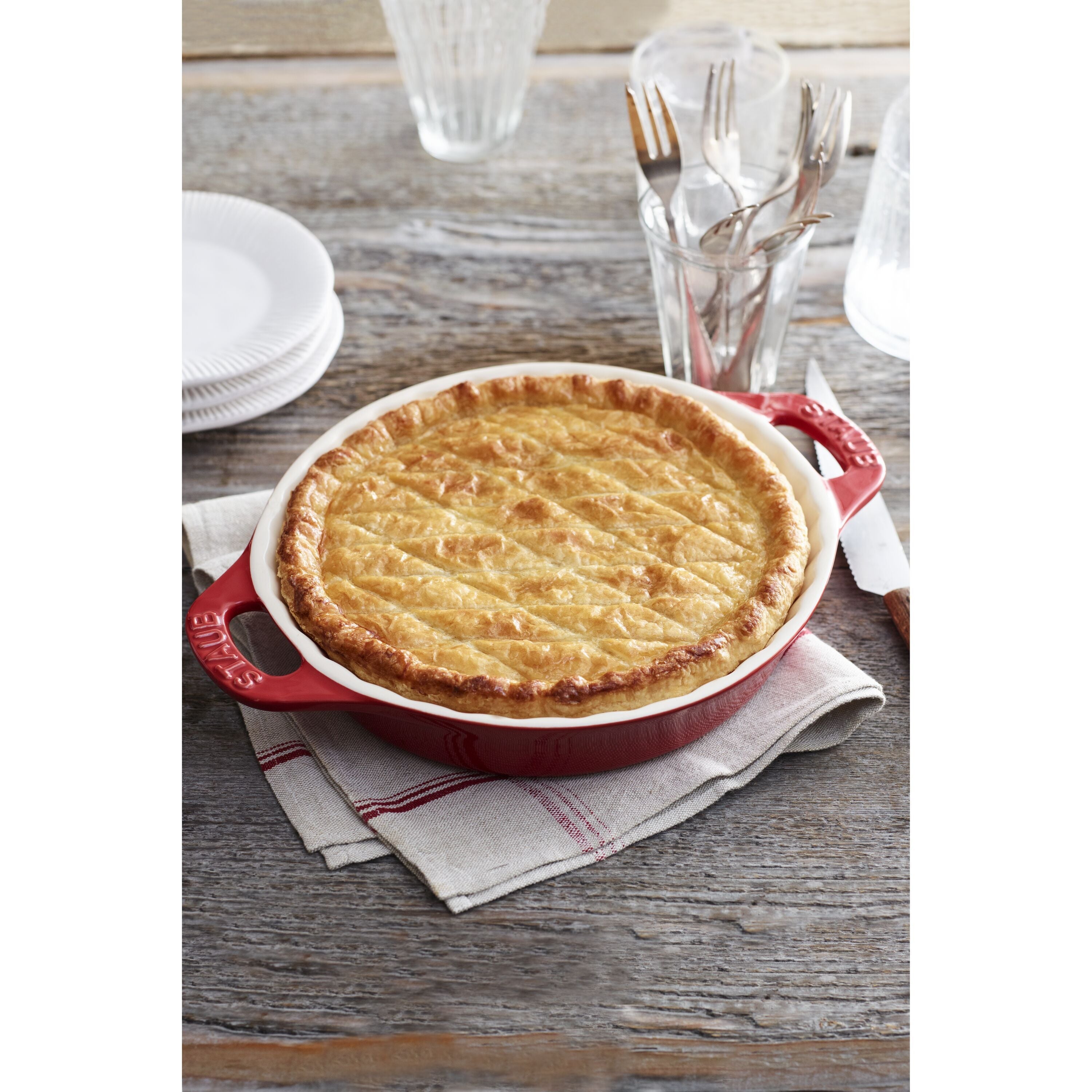 STAUB Ceramique 28 cm Ceramic Round Pie Dish, Cherry-n/a-DECOROLALA