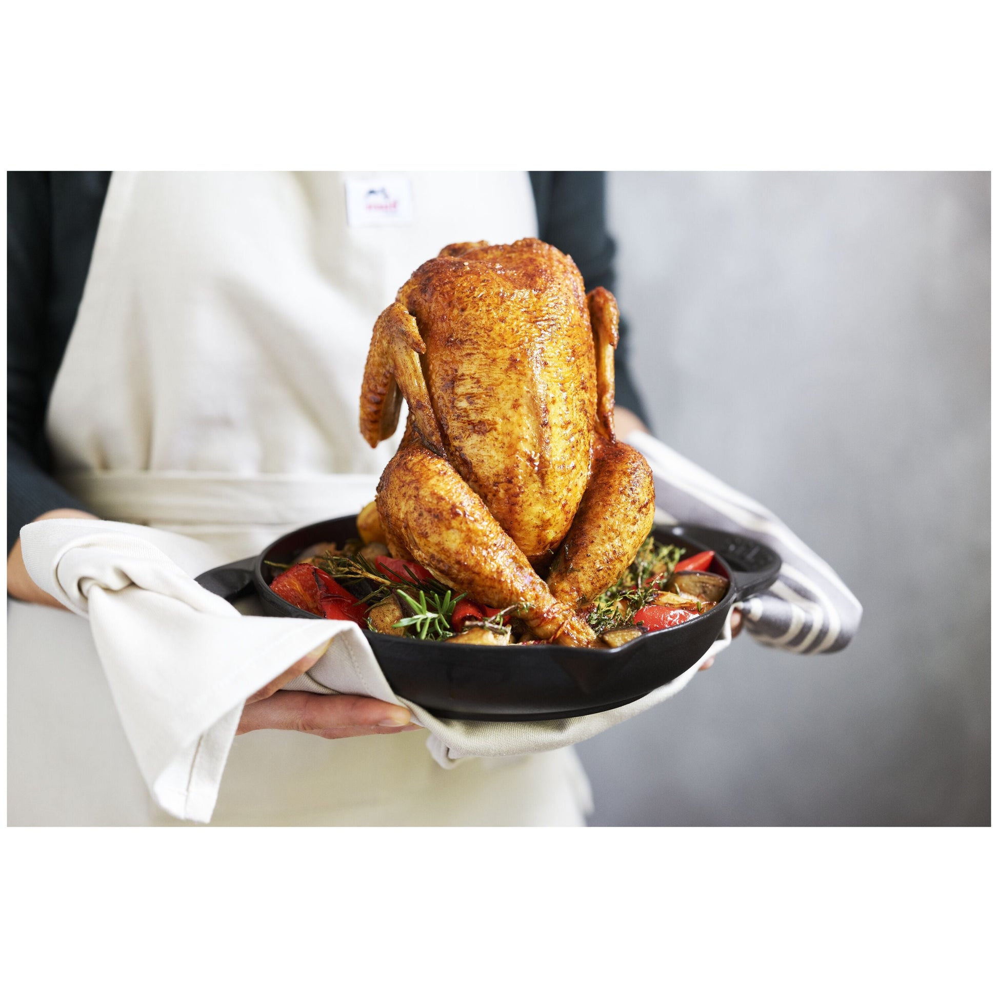STAUB Specialities 24 cm Cast Iron Round Roaster, Black-n/a-DECOROLALA