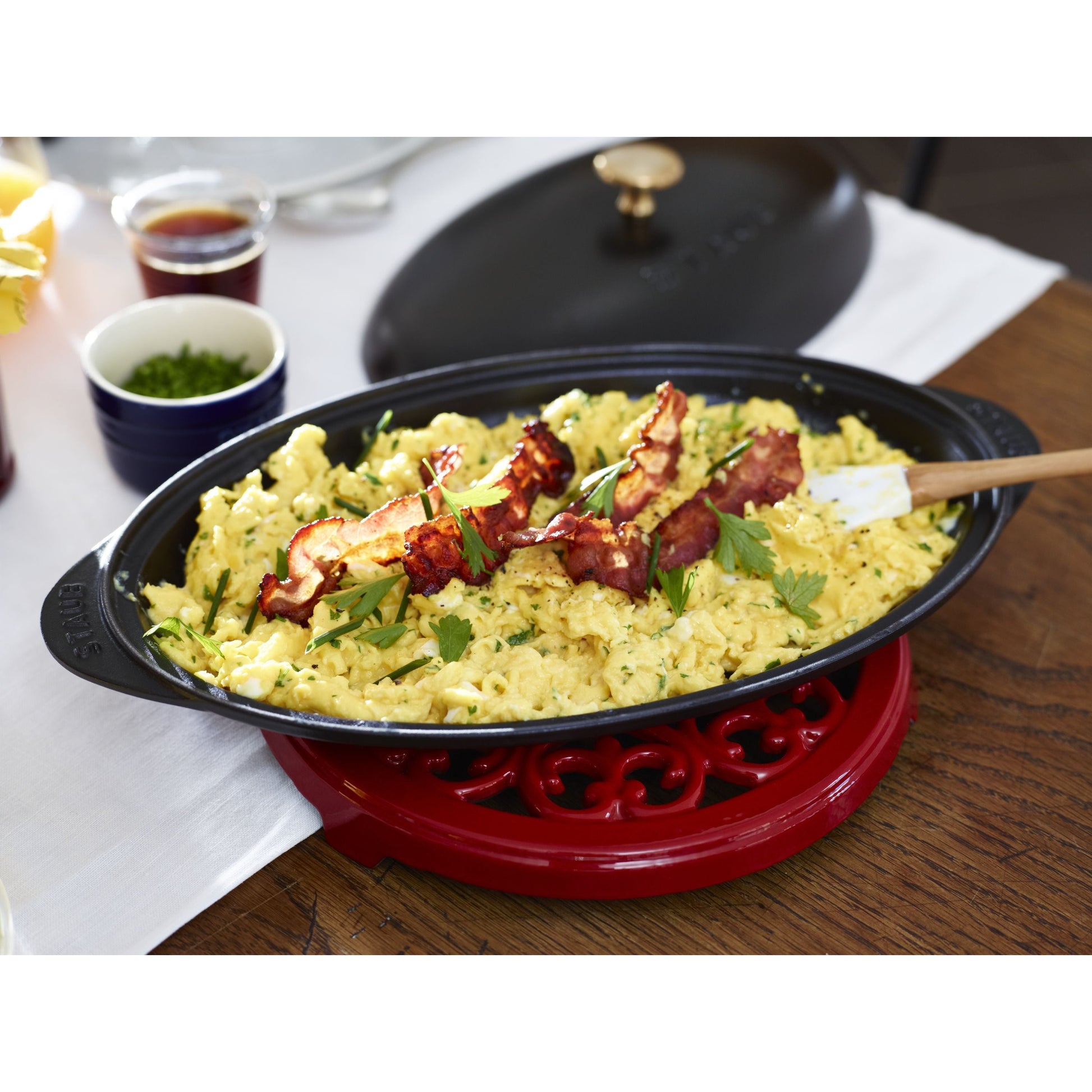 STAUB Serving 23 cm Round Cast Iron Trivet, Lily Decal, Cherry-n/a-DECOROLALA