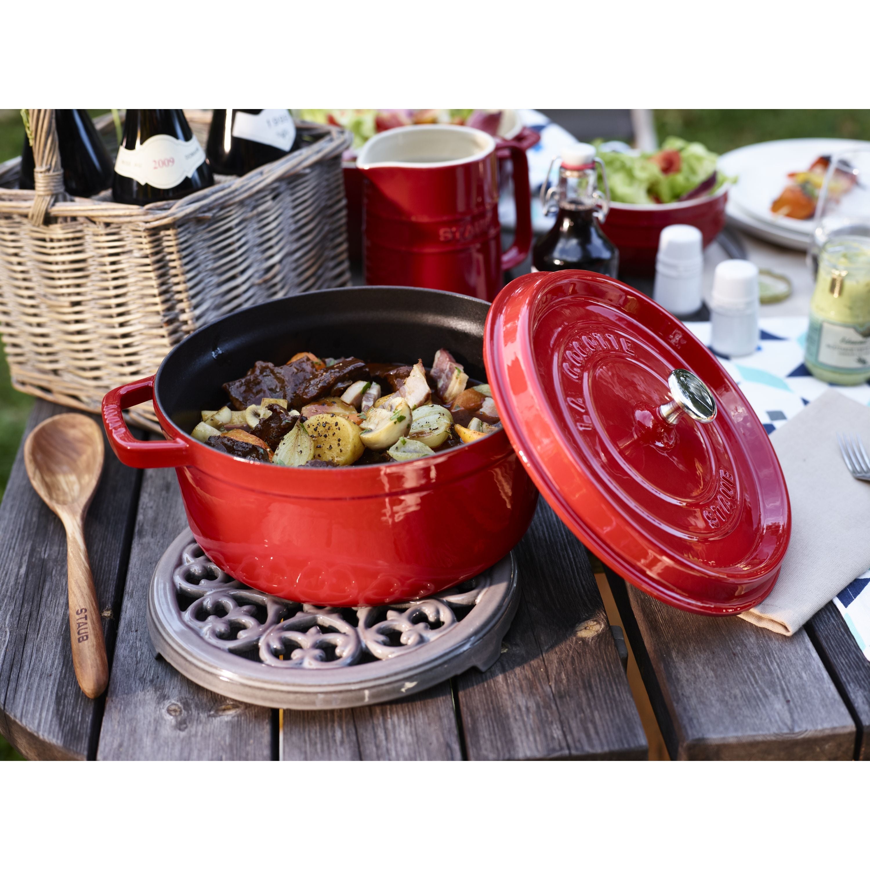 STAUB Serving 23 cm Round Cast Iron Trivet, Lily Decal, Graphite-Grey-n/a-DECOROLALA