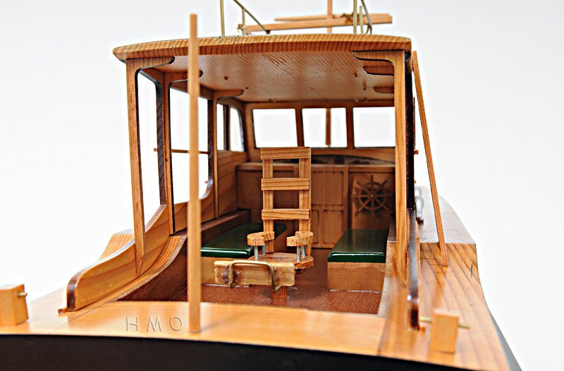 15" Black and Green Solid Wood Hand Painted 1934 Hemingway Pilar Fishing Boat Model Boat-Sculptures-DECOROLALA