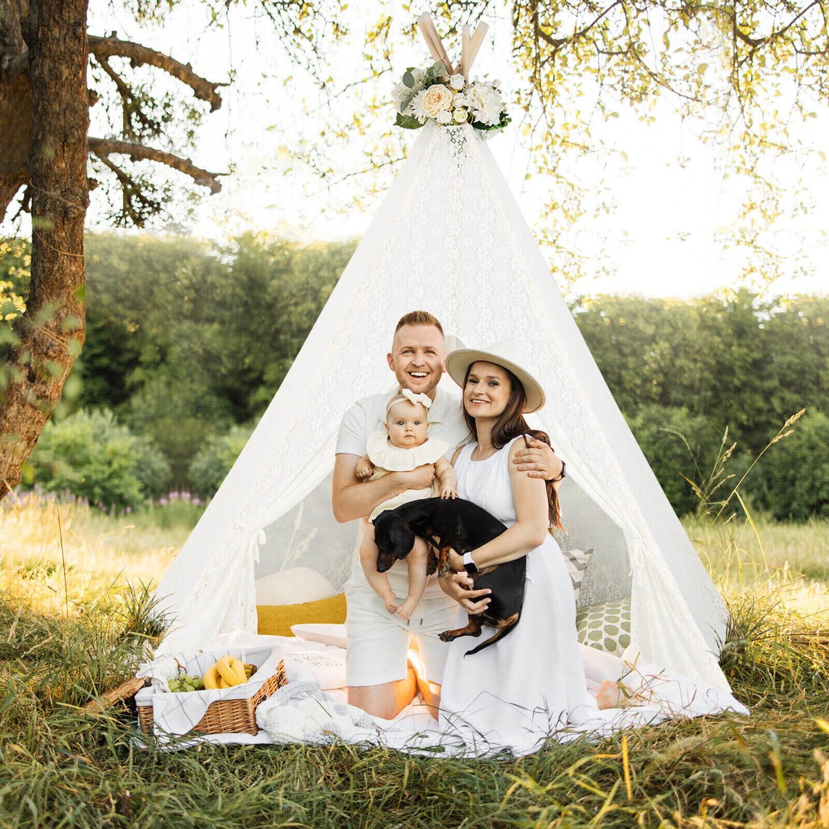 Tente tipi en dentelle avec guirlandes lumineuses colorées pour enfants