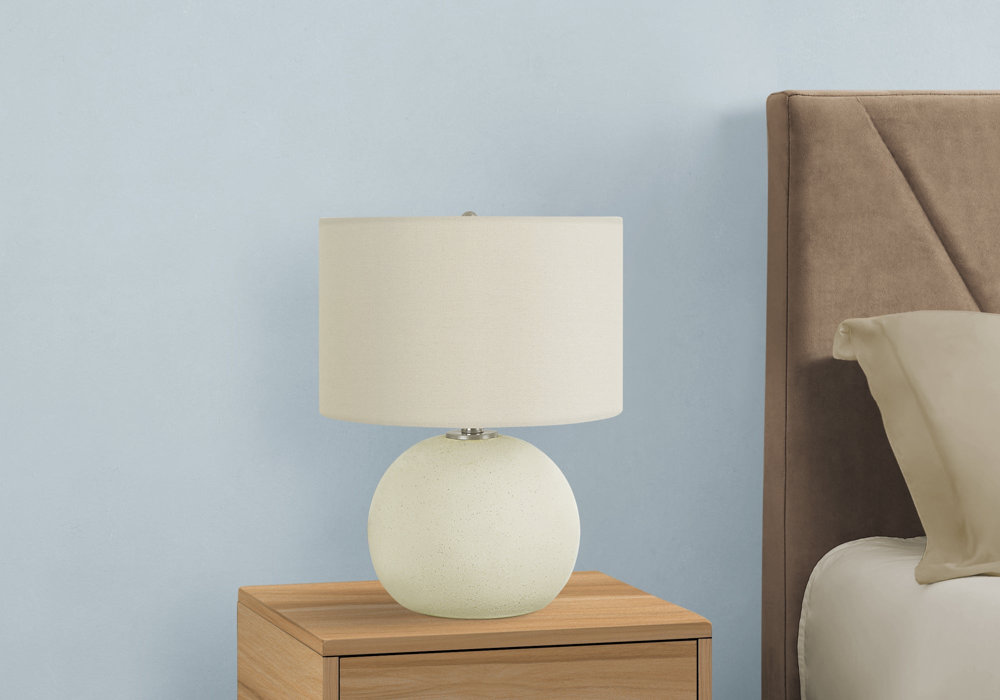 18"H Cream Ceramic Table Lamp with Ivory Shade-Lighting-DECOROLALA