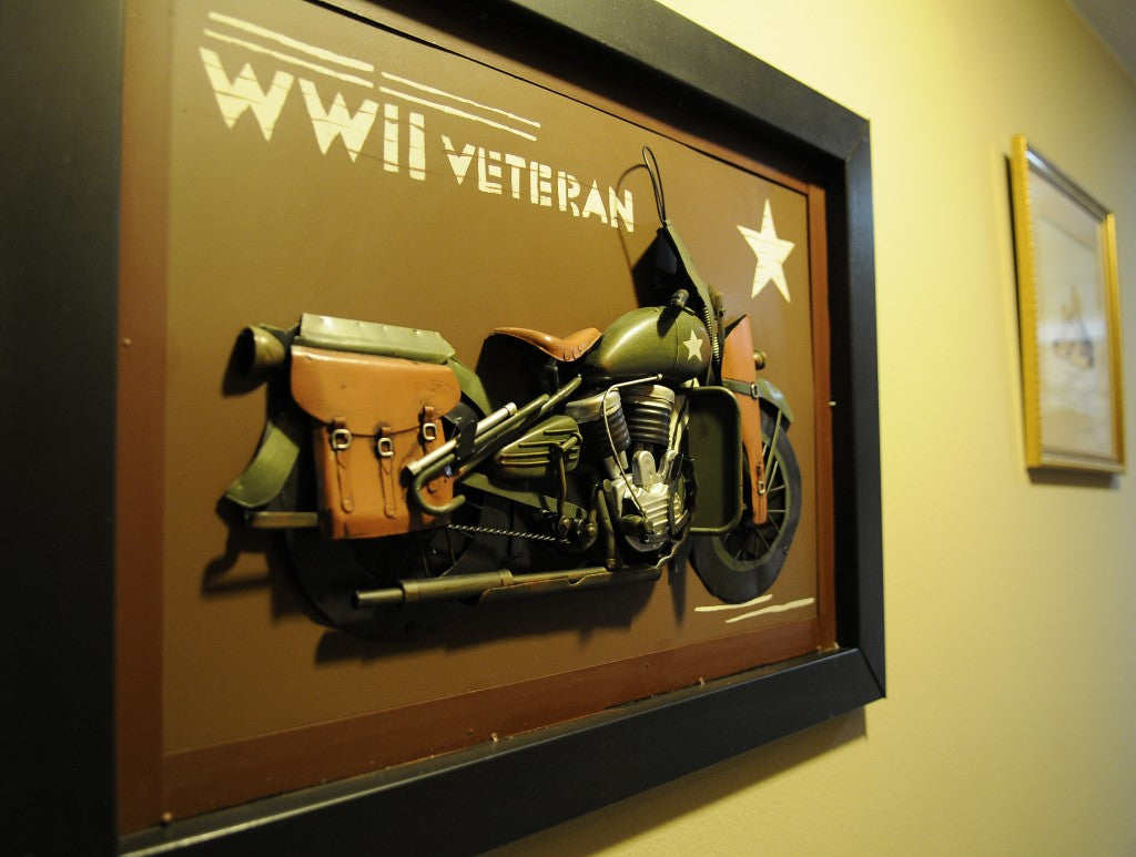 20" Green and Black Metal Hand Painted Figurine Tabletop Sculpture-Sculptures-DECOROLALA