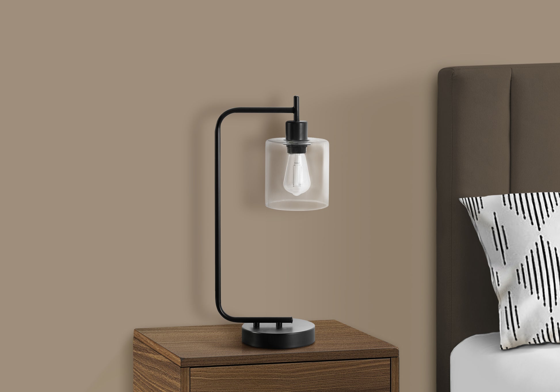 20"H Black Metal Table Lamp with USB Port-Lighting-DECOROLALA