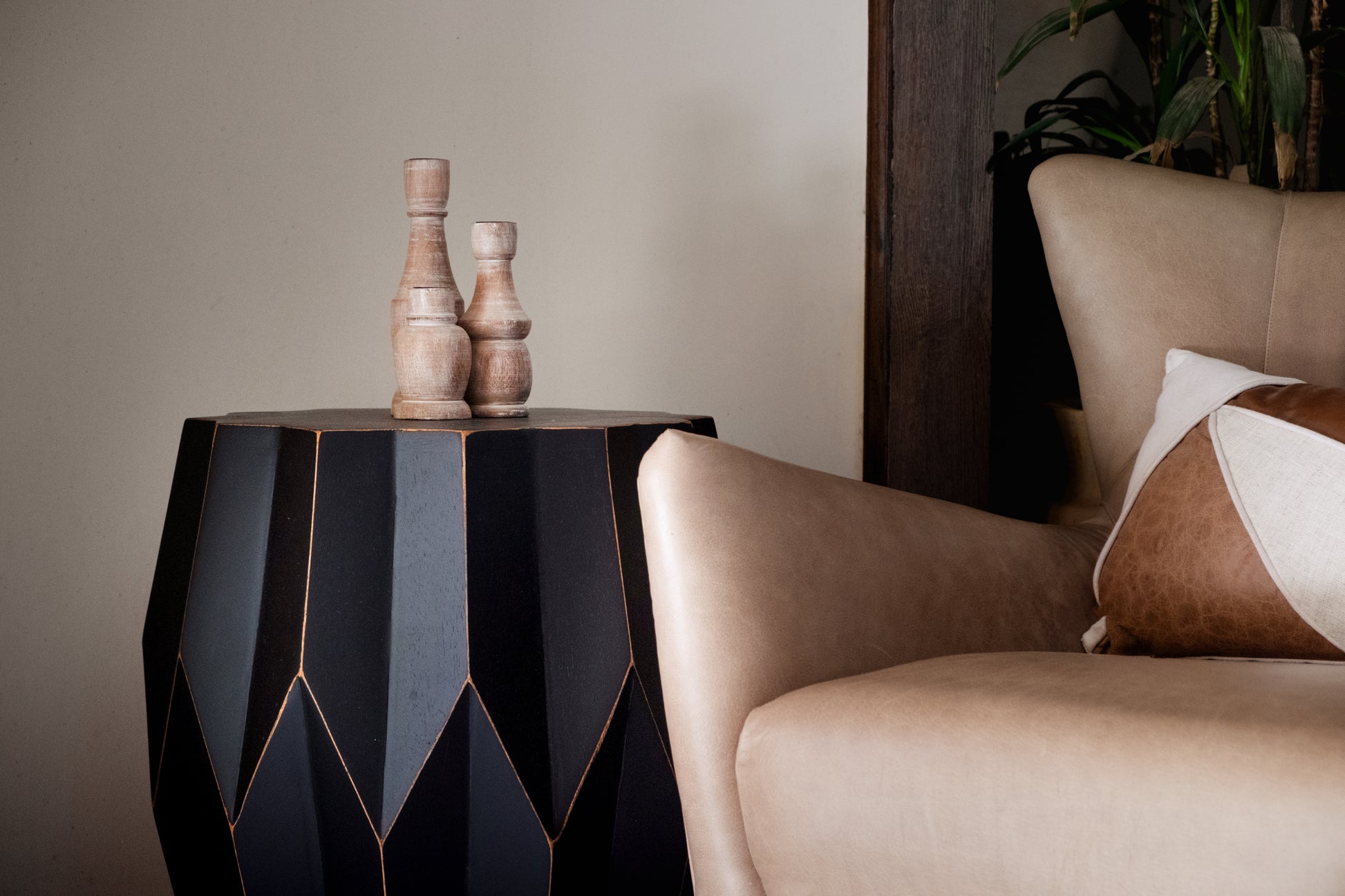 23" Black Solid Wood Round Drum End Table-End-Side Tables-DECOROLALA