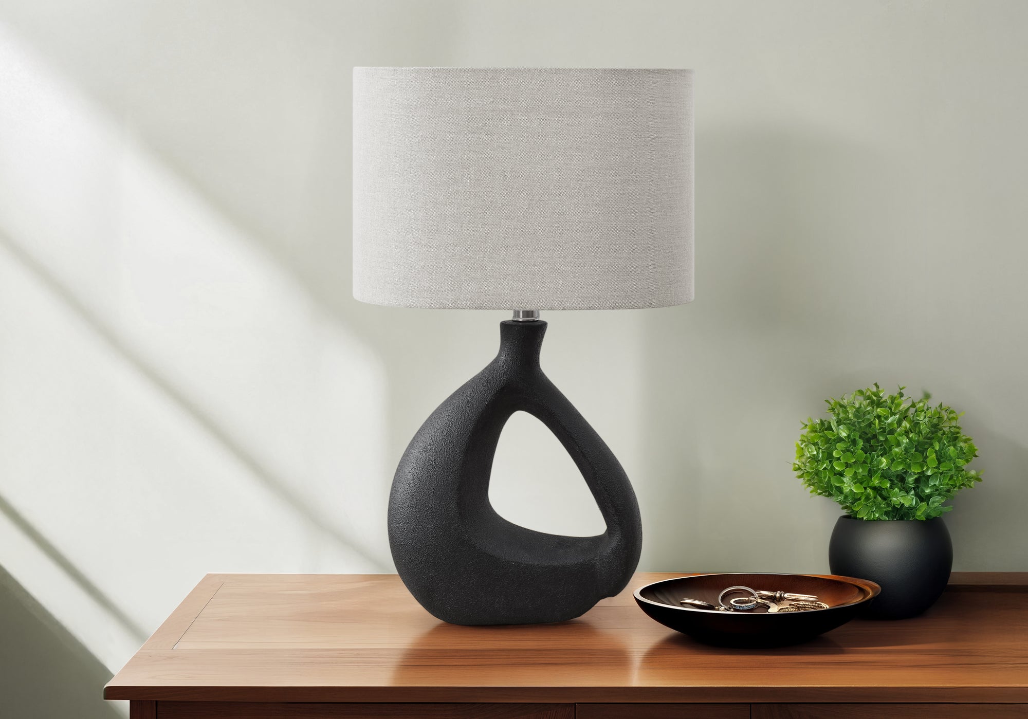 23"H Ivory Resin Table Lamp with Ivory Shade-Lighting-DECOROLALA