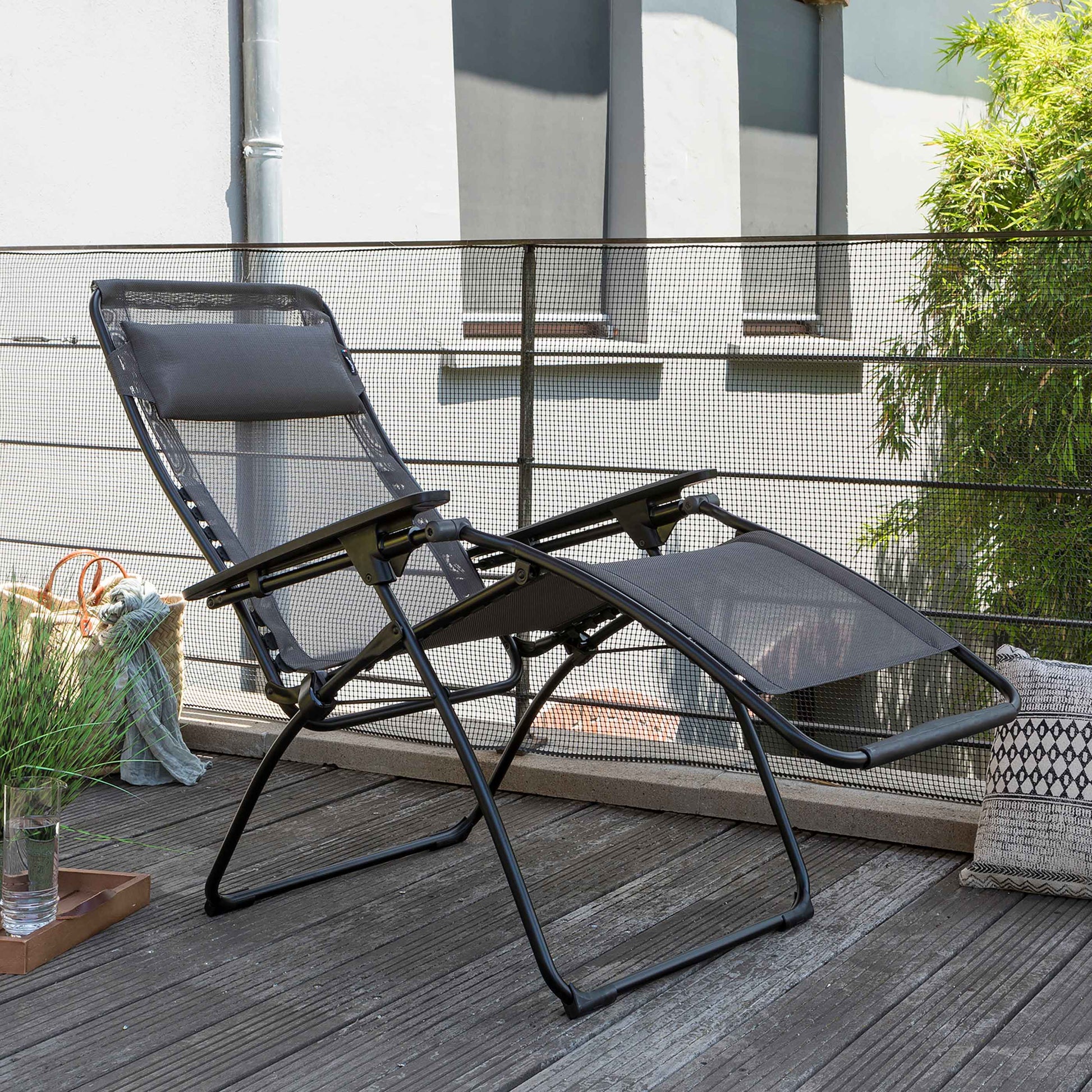 28" Graphite Metal Outdoor Zero Gravity Chair with Graphite Cushion-Outdoor Chairs-DECOROLALA