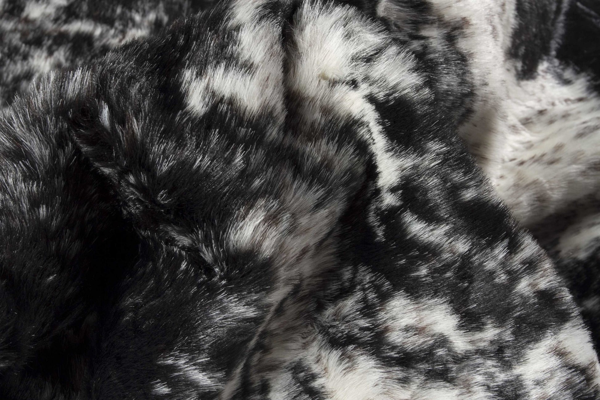 4' X 5' Black And White Faux Fur Animal Print Cowhide Washable Area Rug-Area Rugs-DECOROLALA