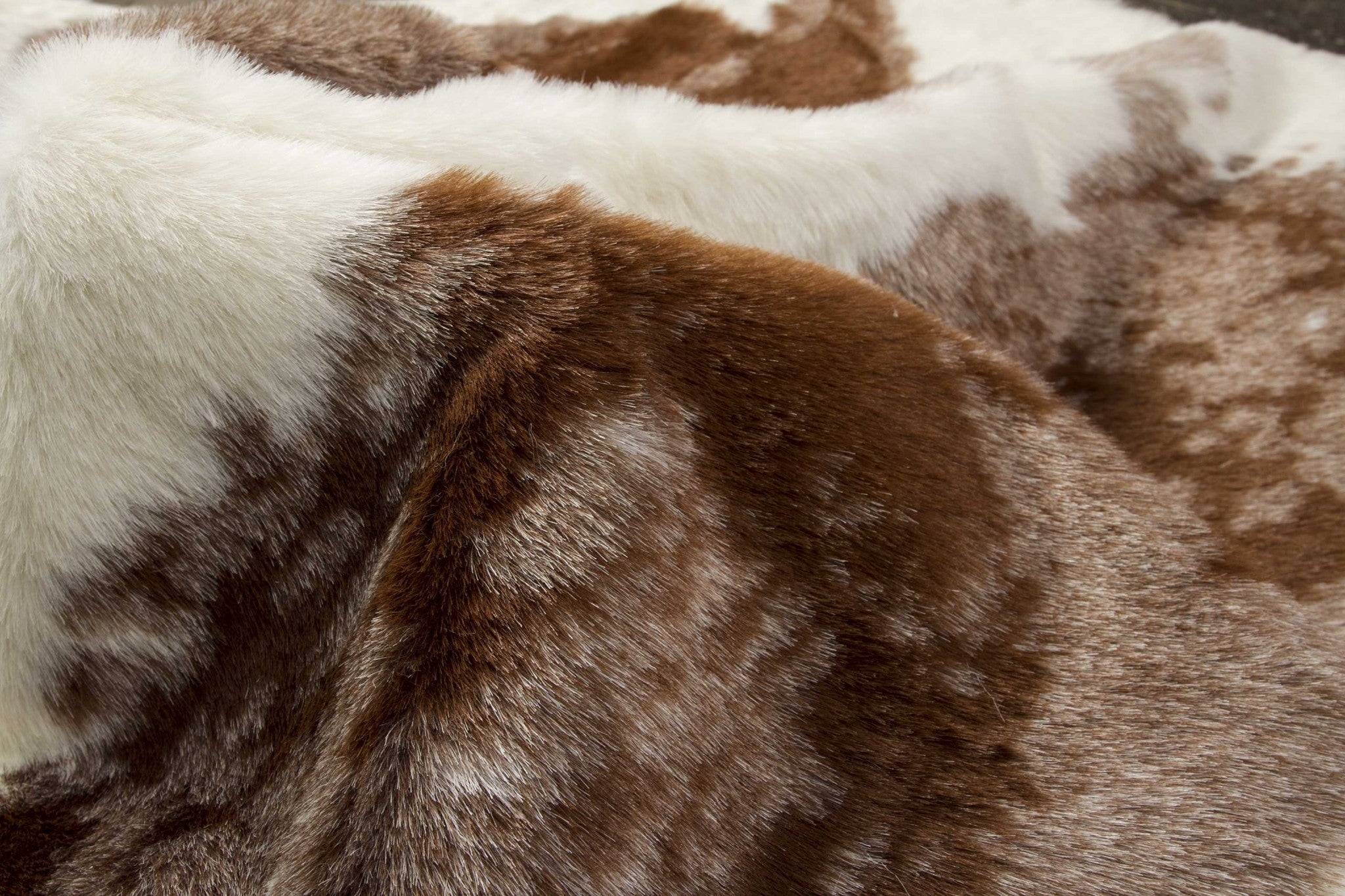 4' X 5' Brown And White Faux Fur Animal Print Washable Area Rug-Area Rugs-DECOROLALA