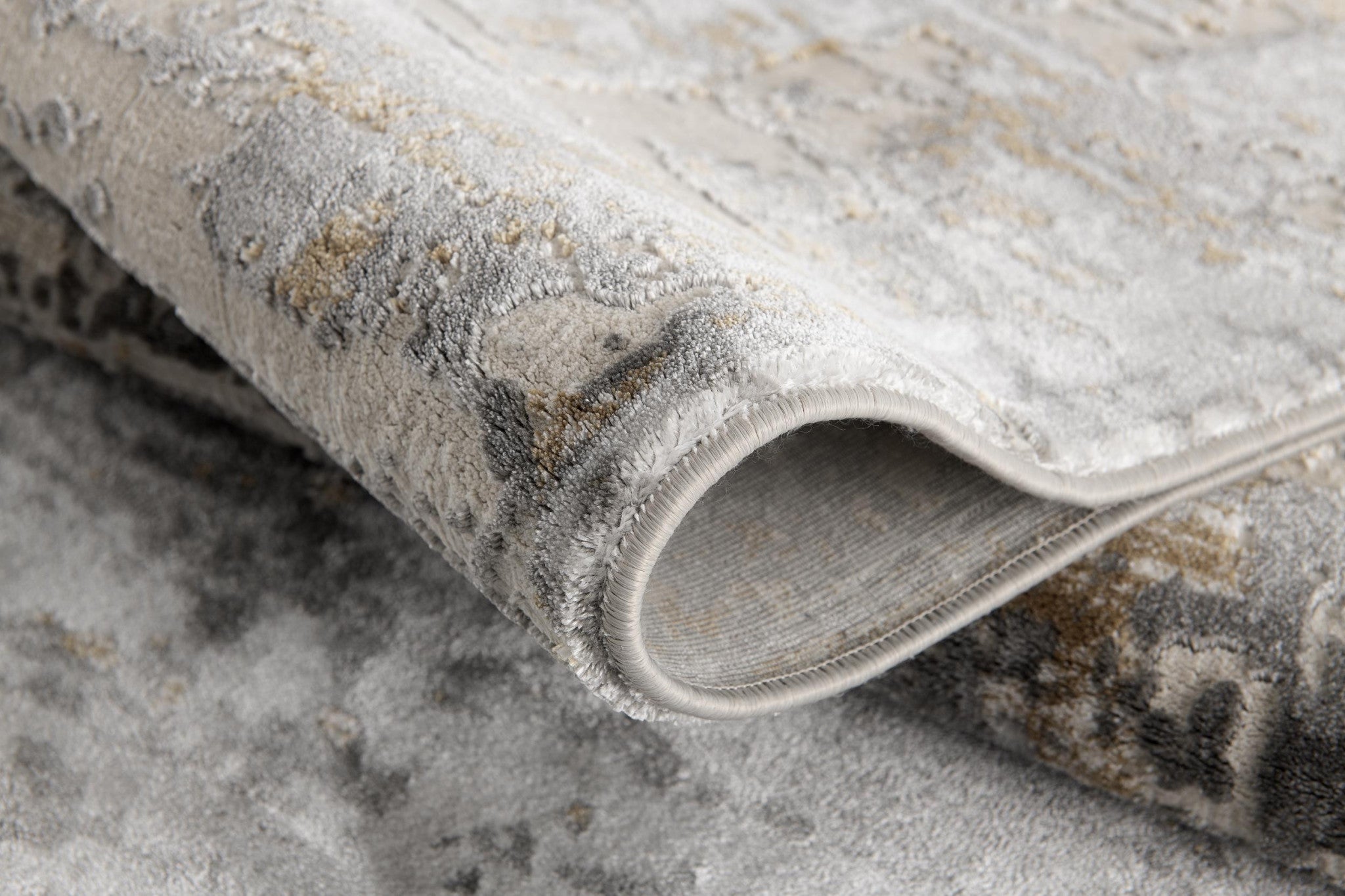 4' X 6' Beige And Gray Distressed Area Rug-Area Rugs-DECOROLALA