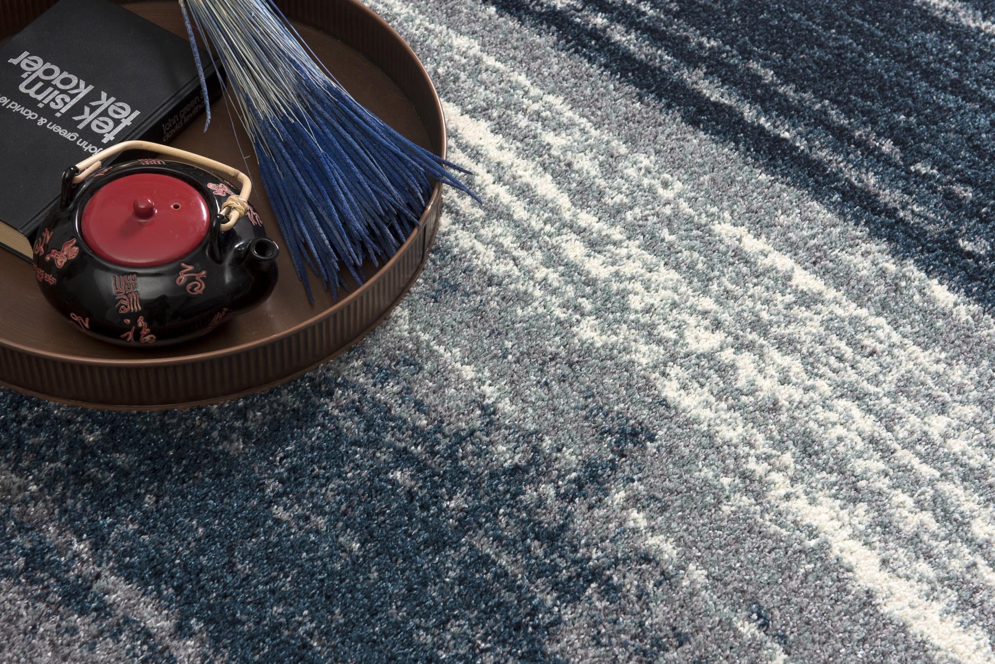 4' X 6' Blue and White Abstract Shag Power Loom Area Rug-Area Rugs-DECOROLALA