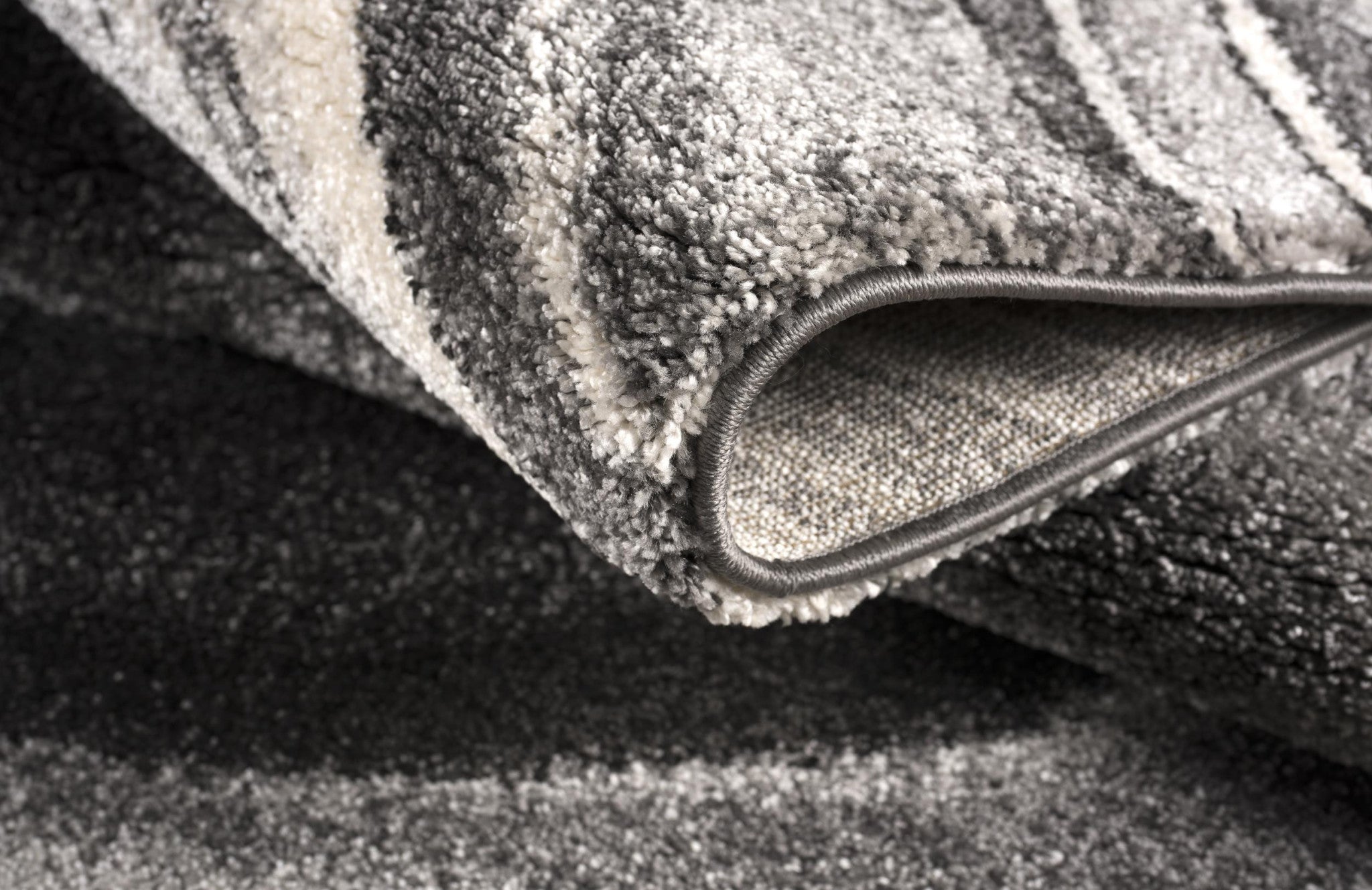 4' X 6' Dark Gray Abstract Illusional Area Rug-Area Rugs-DECOROLALA