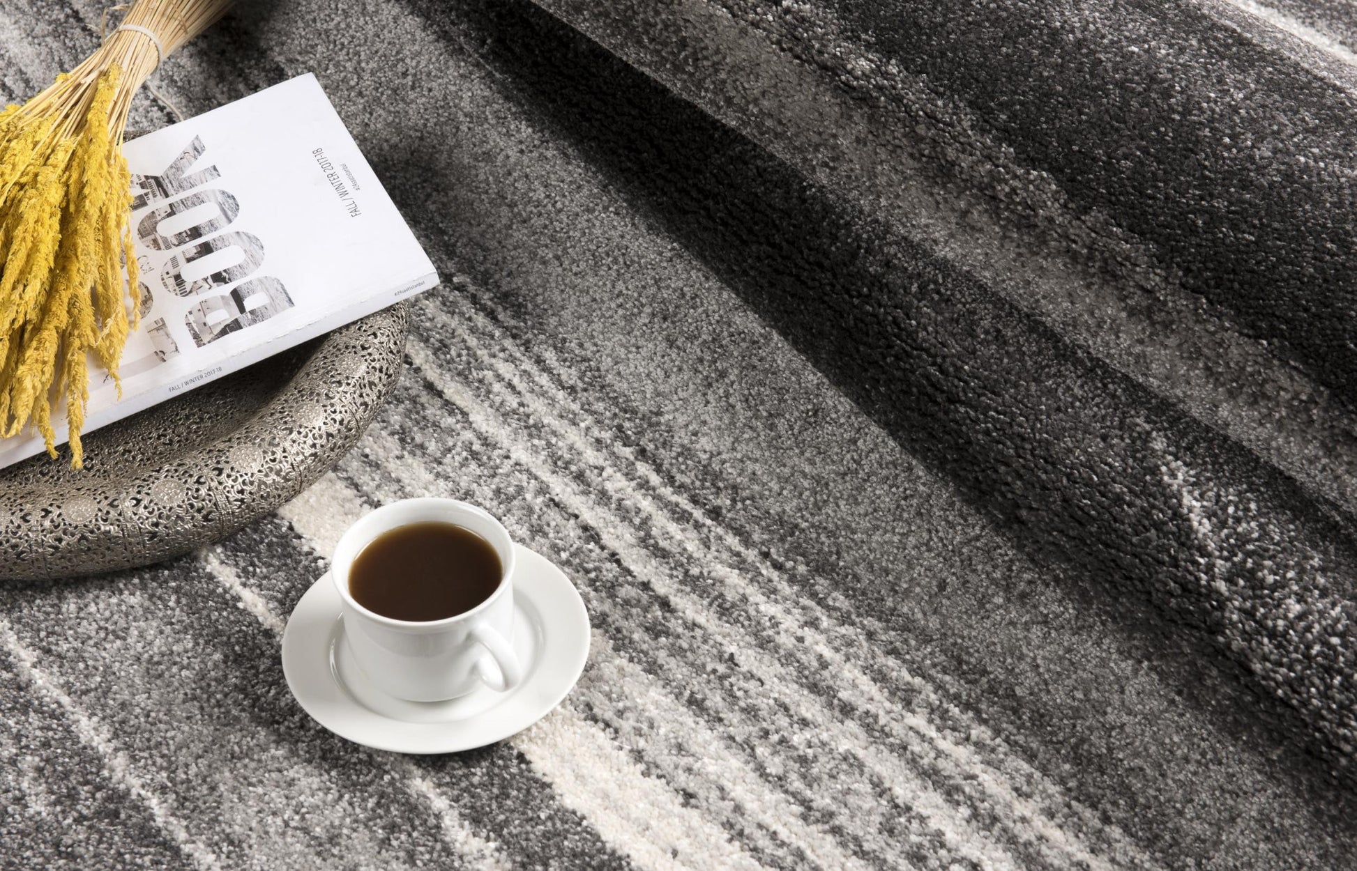 4' X 6' Dark Gray Abstract Illusional Area Rug-Area Rugs-DECOROLALA