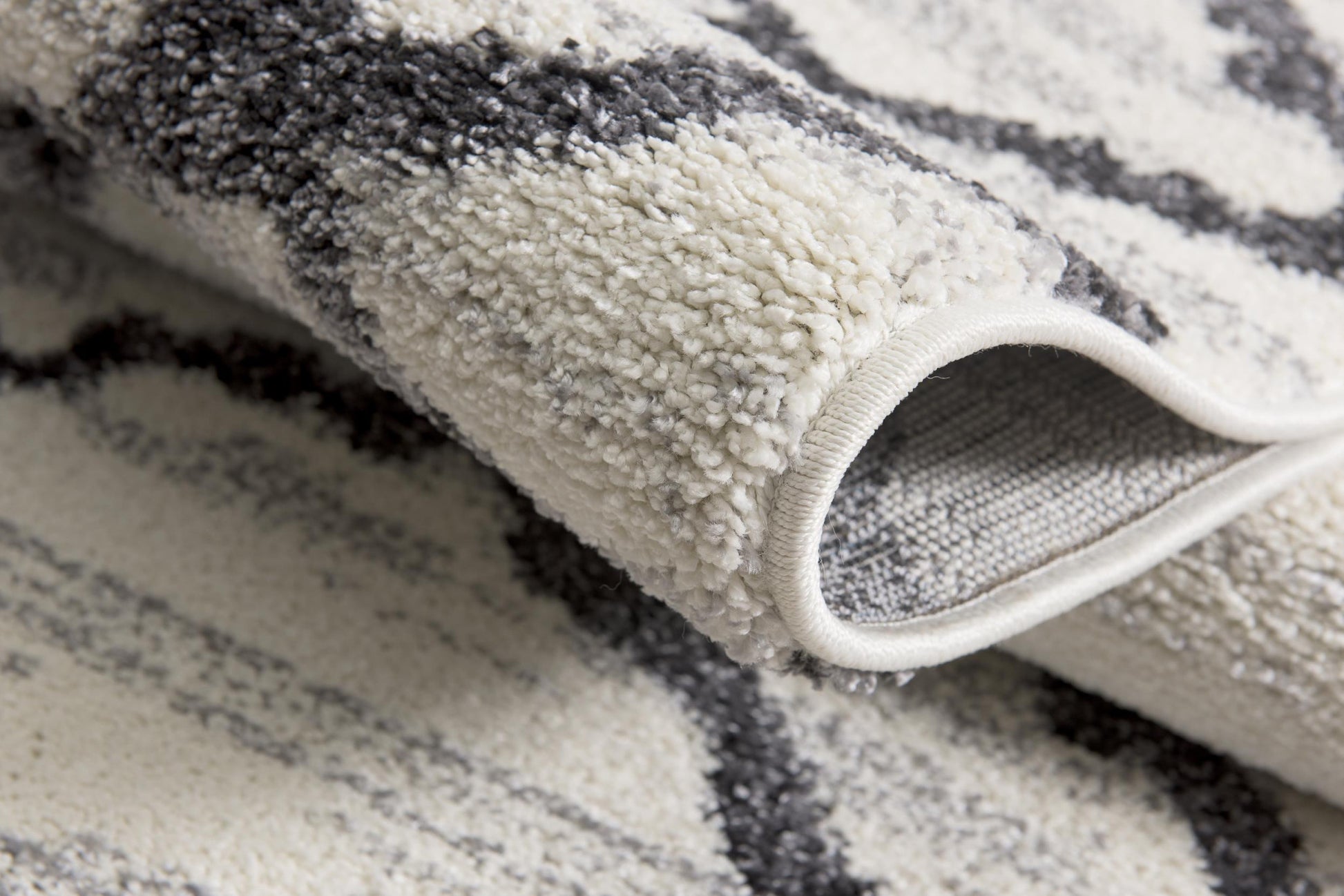 4' X 6' Gray And Black Modern Abstract Area Rug-Area Rugs-DECOROLALA