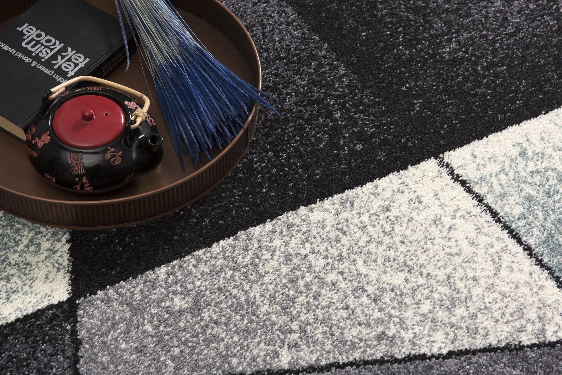 4' X 6' Gray And Blue Prism Pattern Area Rug-Area Rugs-DECOROLALA