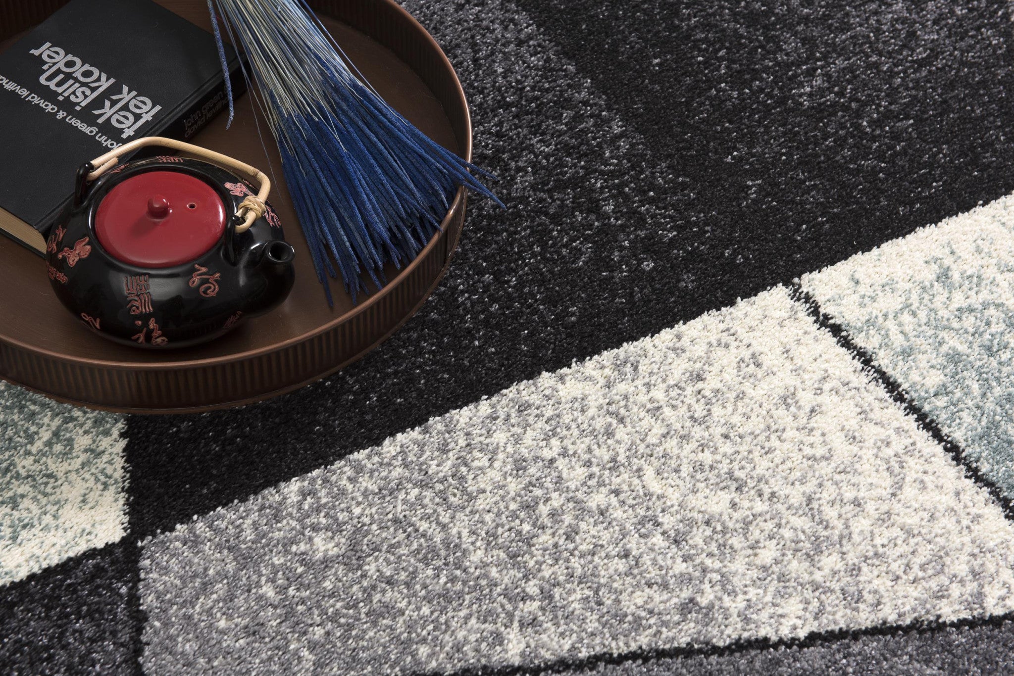 4' X 6' Gray And Blue Prism Pattern Area Rug-Area Rugs-DECOROLALA