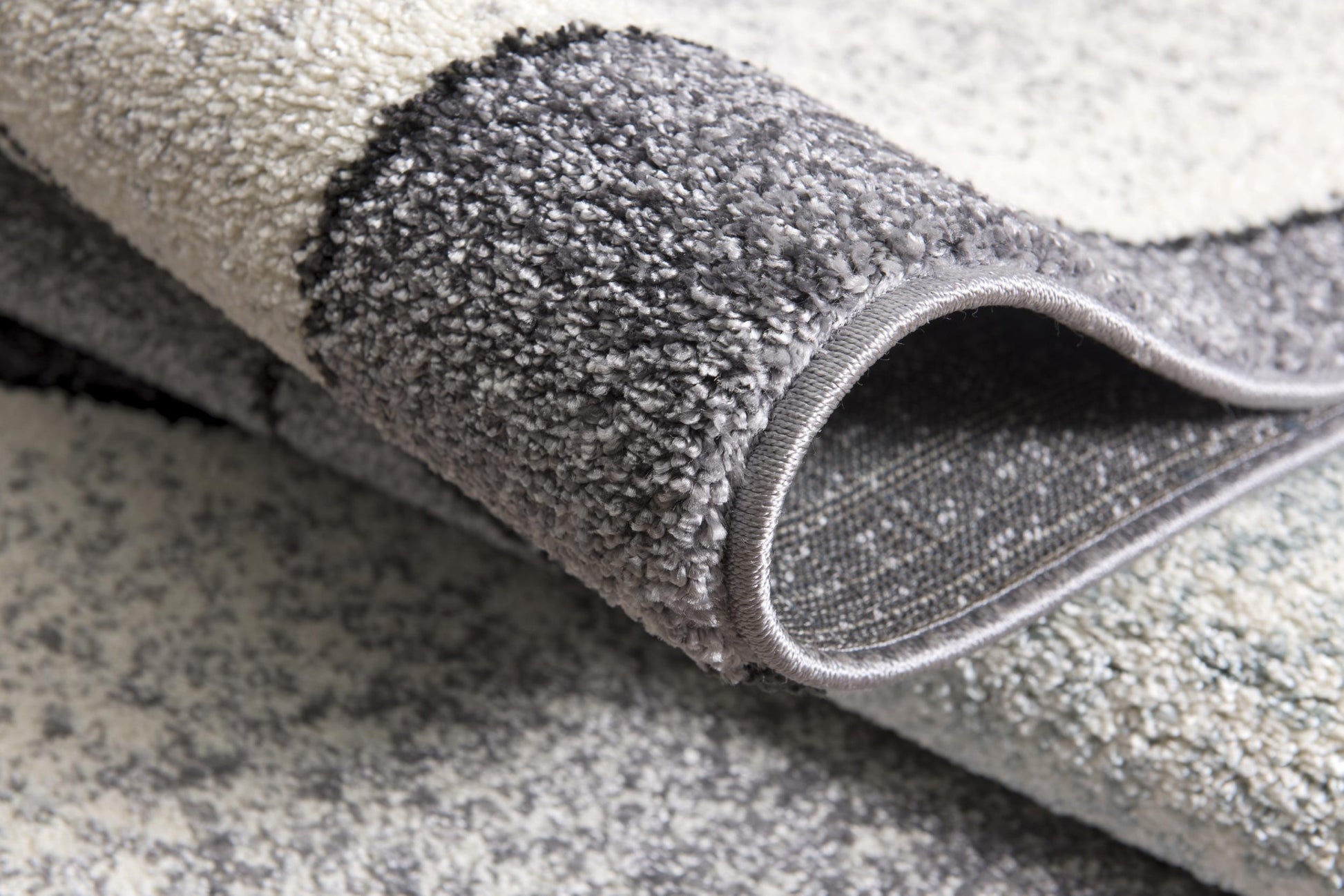 4' X 6' Gray And Blue Prism Pattern Area Rug-Area Rugs-DECOROLALA