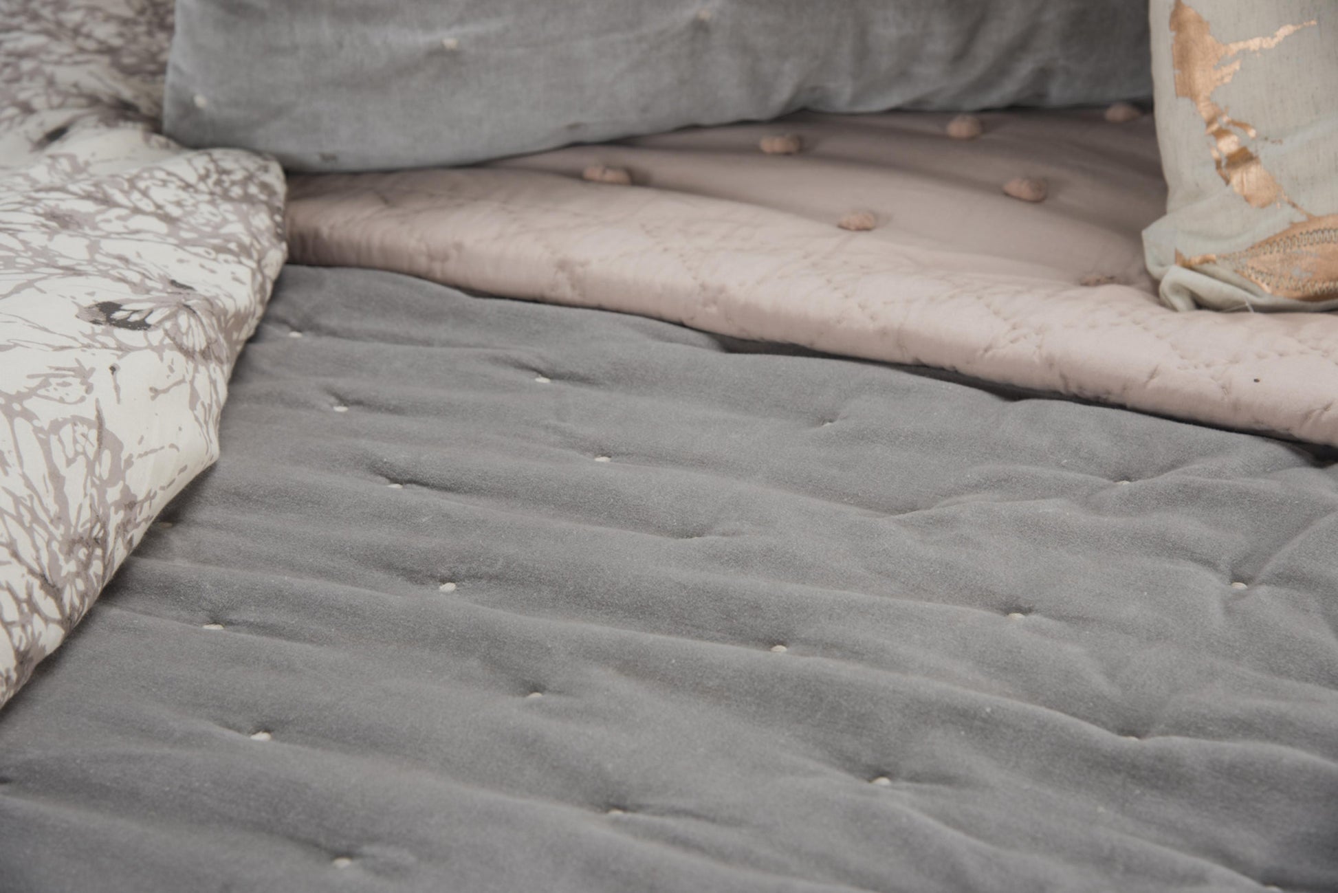 Gray Polka Dots Queen Quilt-Comforters and Quilts-DECOROLALA