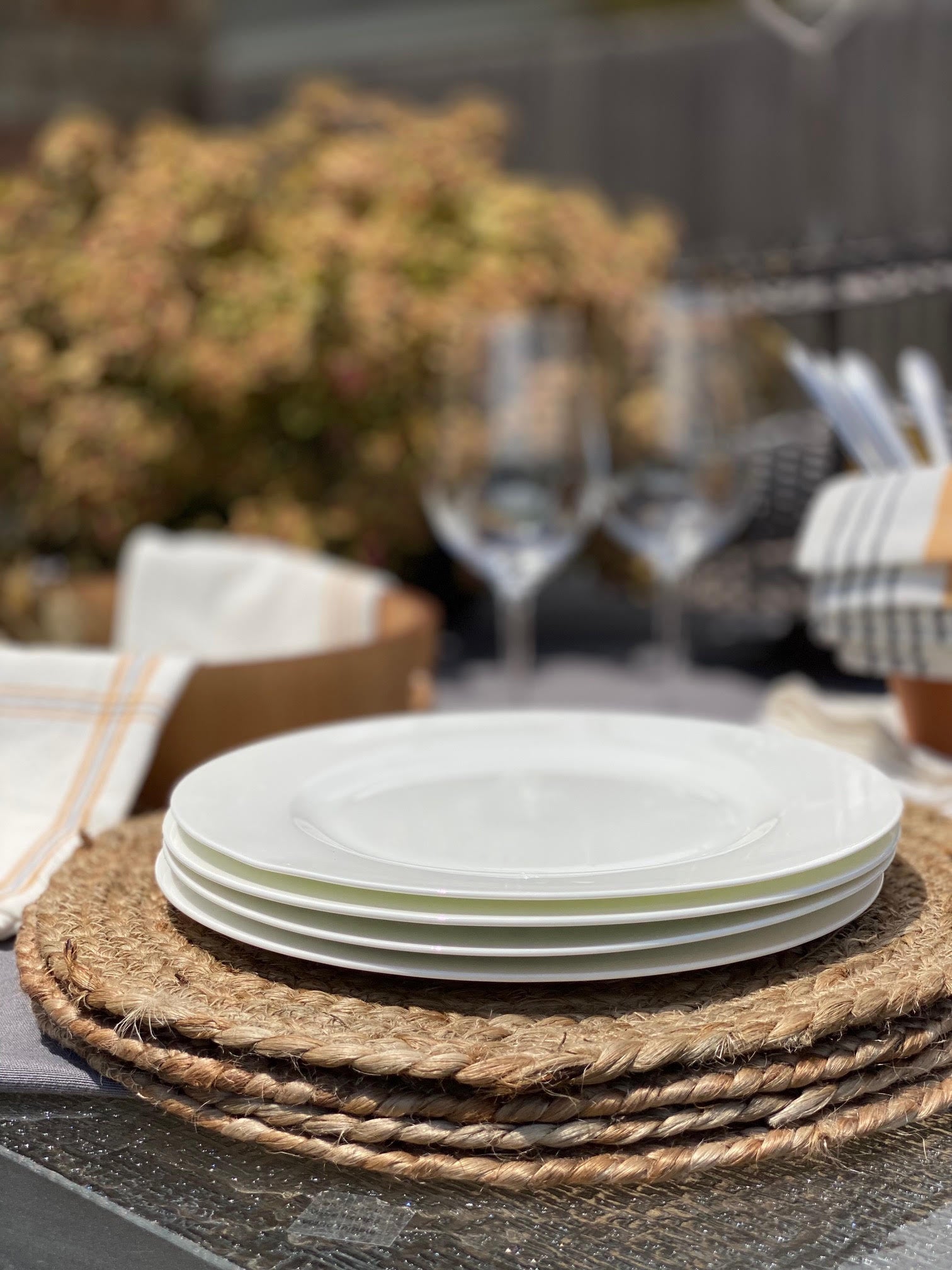 White Sixteen Piece Round Bone China Service For Four Dinnerware Set-6