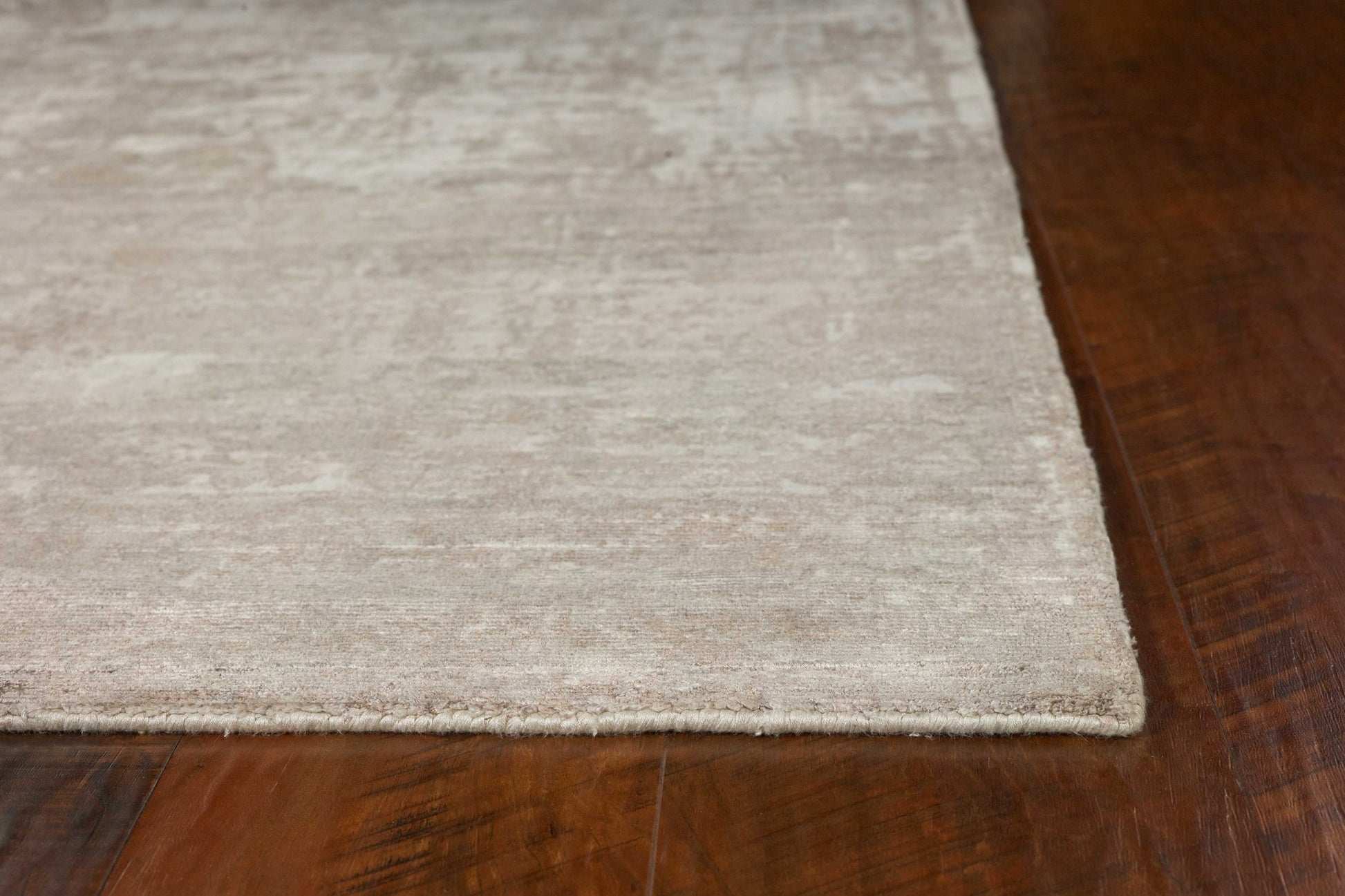 5' X 7' Beige And Ivory Abstract Hand Loomed Area Rug-Area Rugs-DECOROLALA
