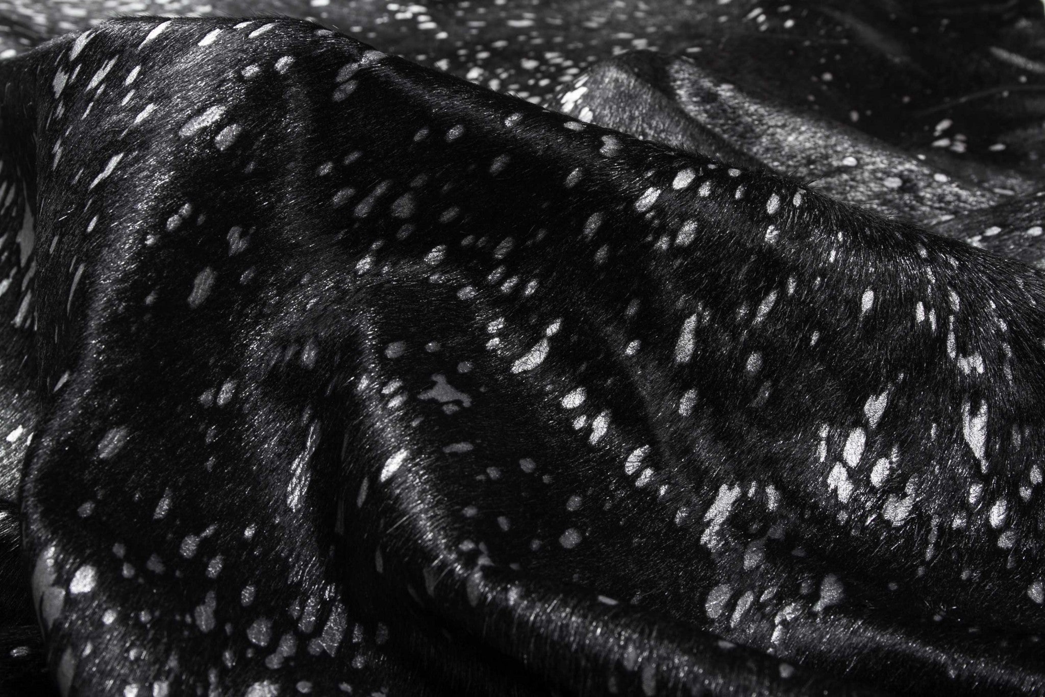 5' X 7' Black And Gold Cowhide Cowhide Print Area Rug-Area Rugs-DECOROLALA