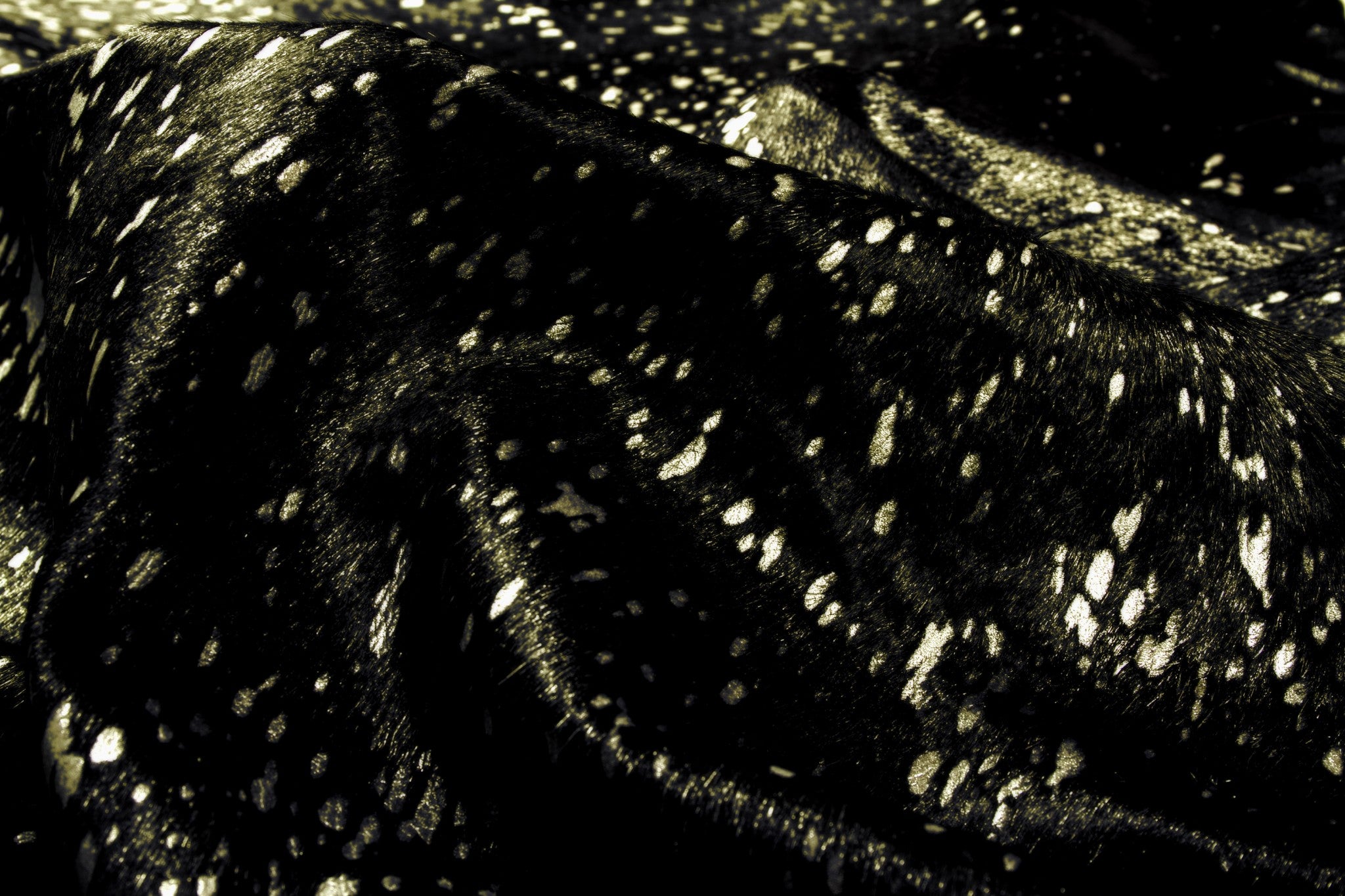 5' X 7' Black And Gold Cowhide Cowhide Print Area Rug-Area Rugs-DECOROLALA