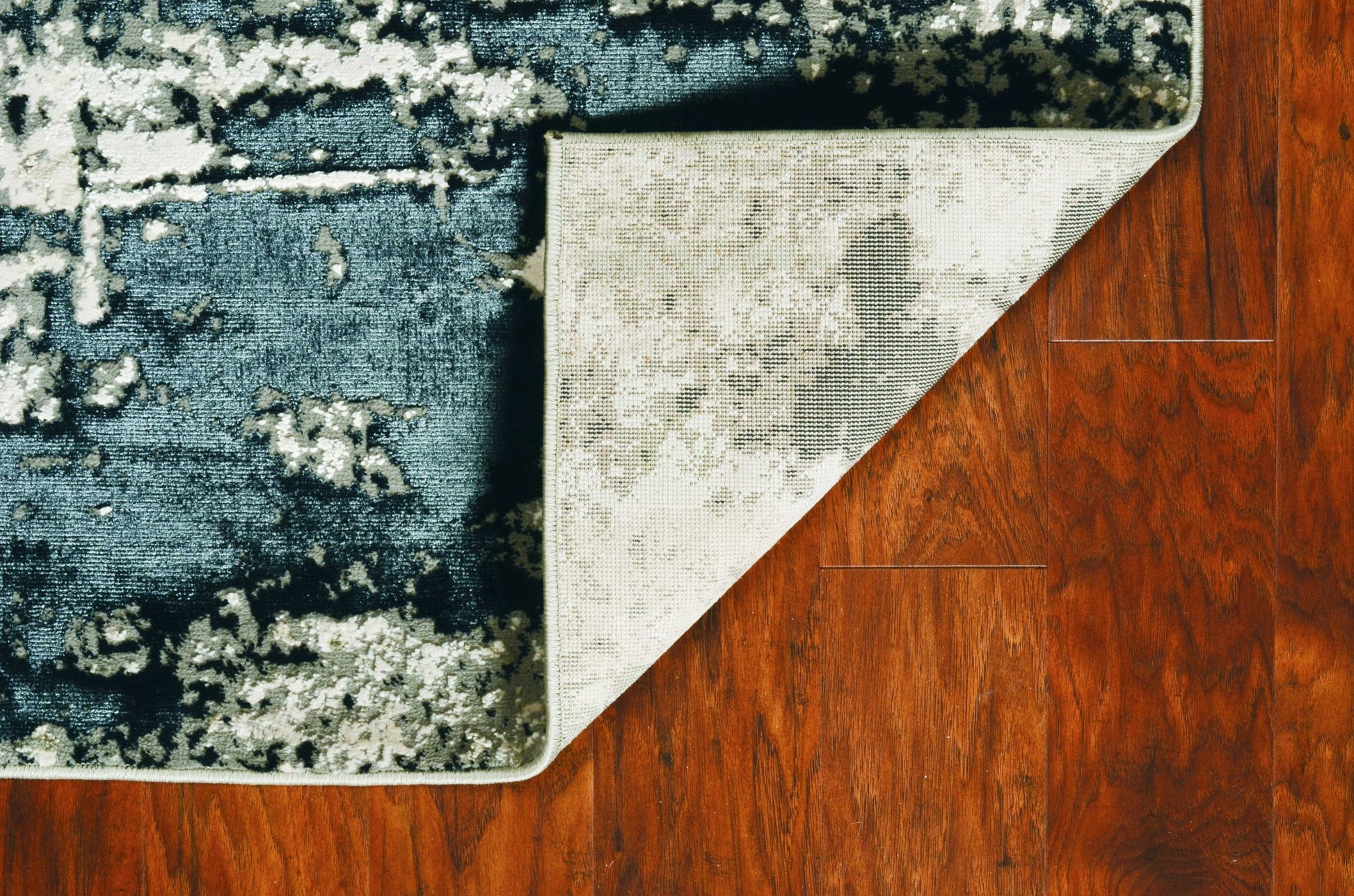 5' X 8' Silver And Charcoal Abstract Area Rug-Area Rugs-DECOROLALA