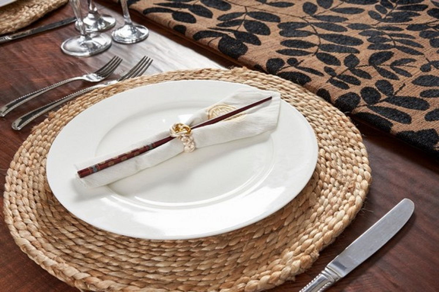 15" Set of Two Natural Jute Round Placemats-Dining Linens-DECOROLALA