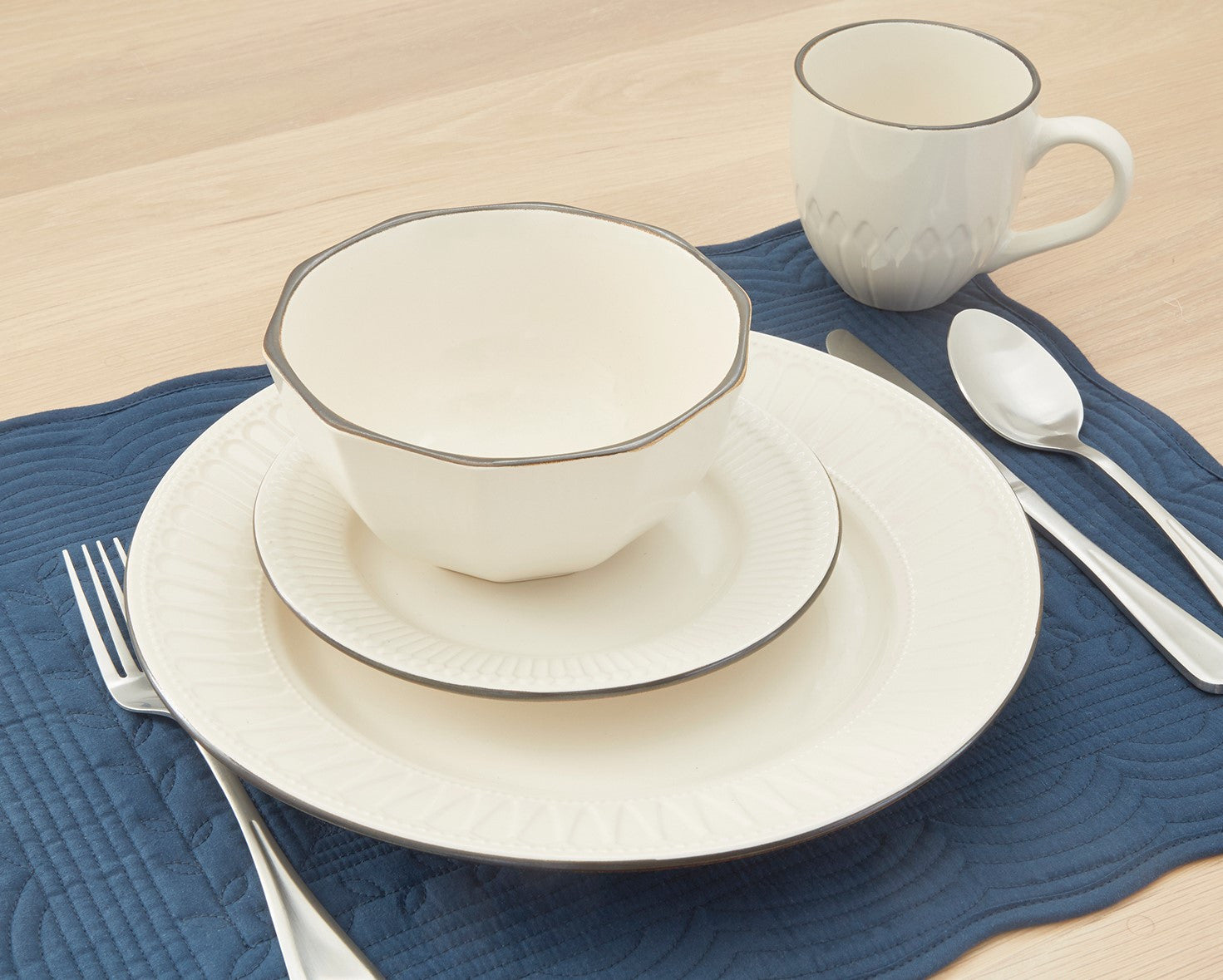 Ivory Sixteen Piece Ceramic Service For Four Dinnerware Set-6