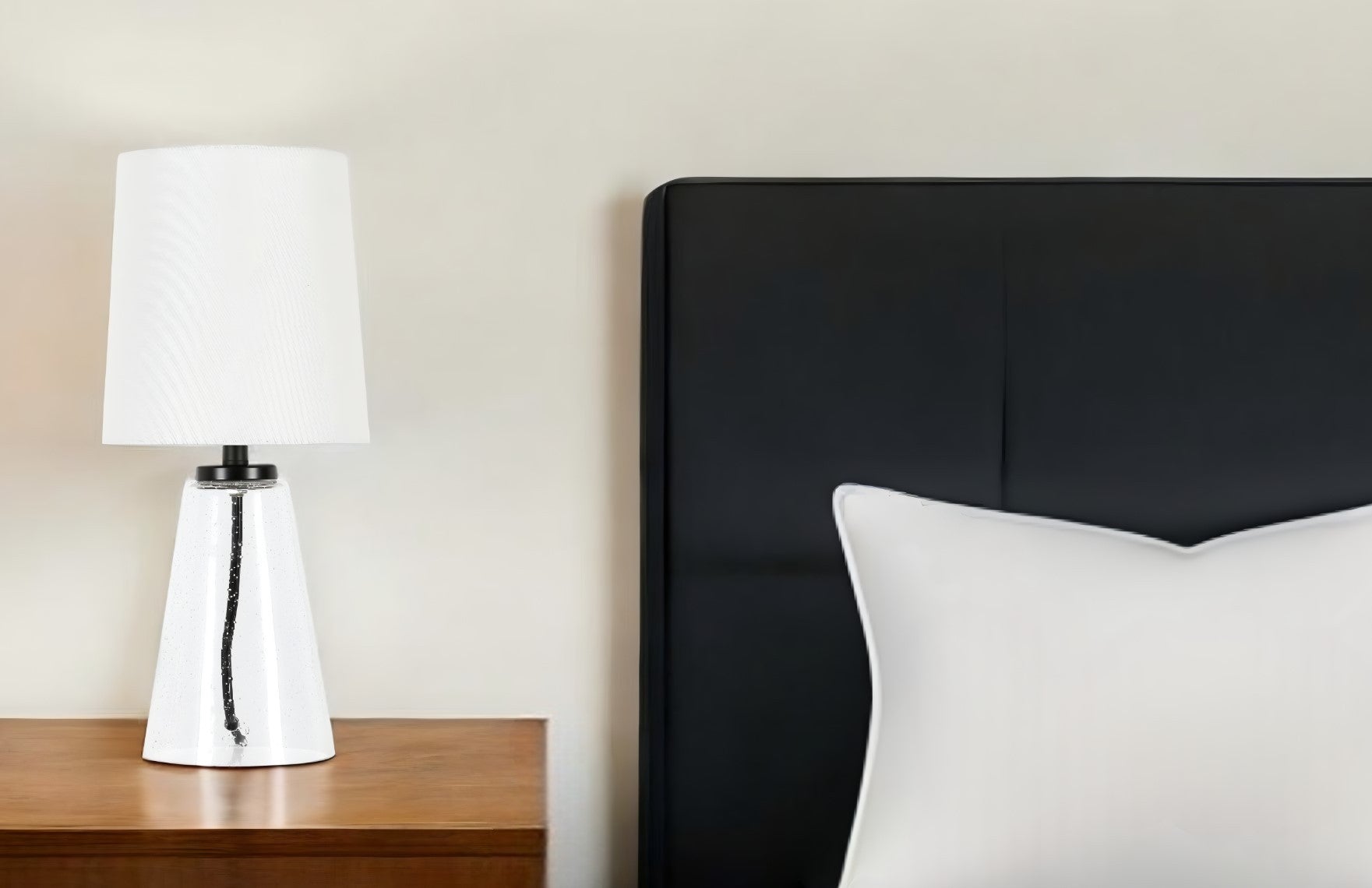 16" Clear Glass Geometric Table Lamp With White Drum Shade-Table Lamps-DECOROLALA