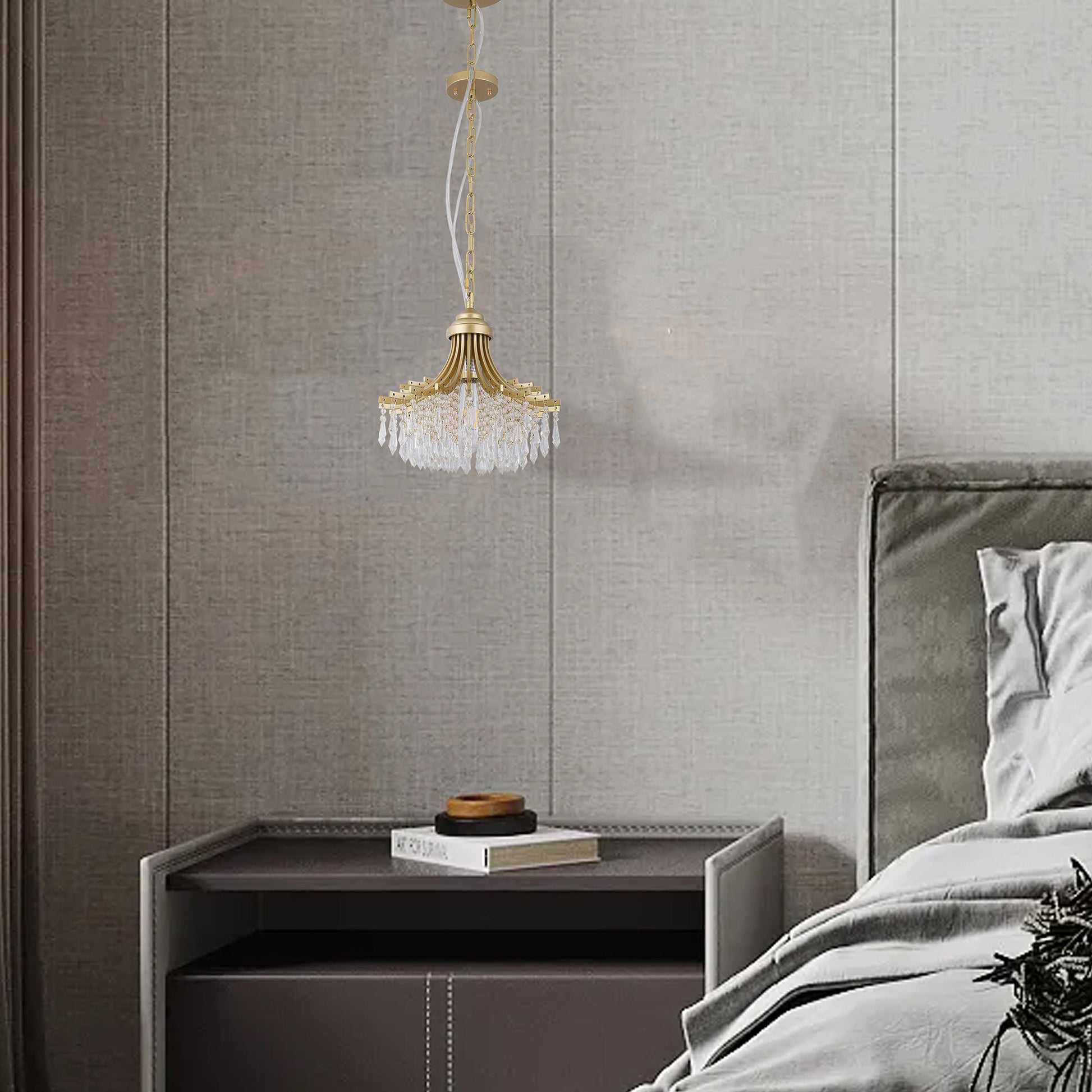 Clear And Gold Metal and Crystals Chandelier With Clear Shade-Chandeliers-DECOROLALA