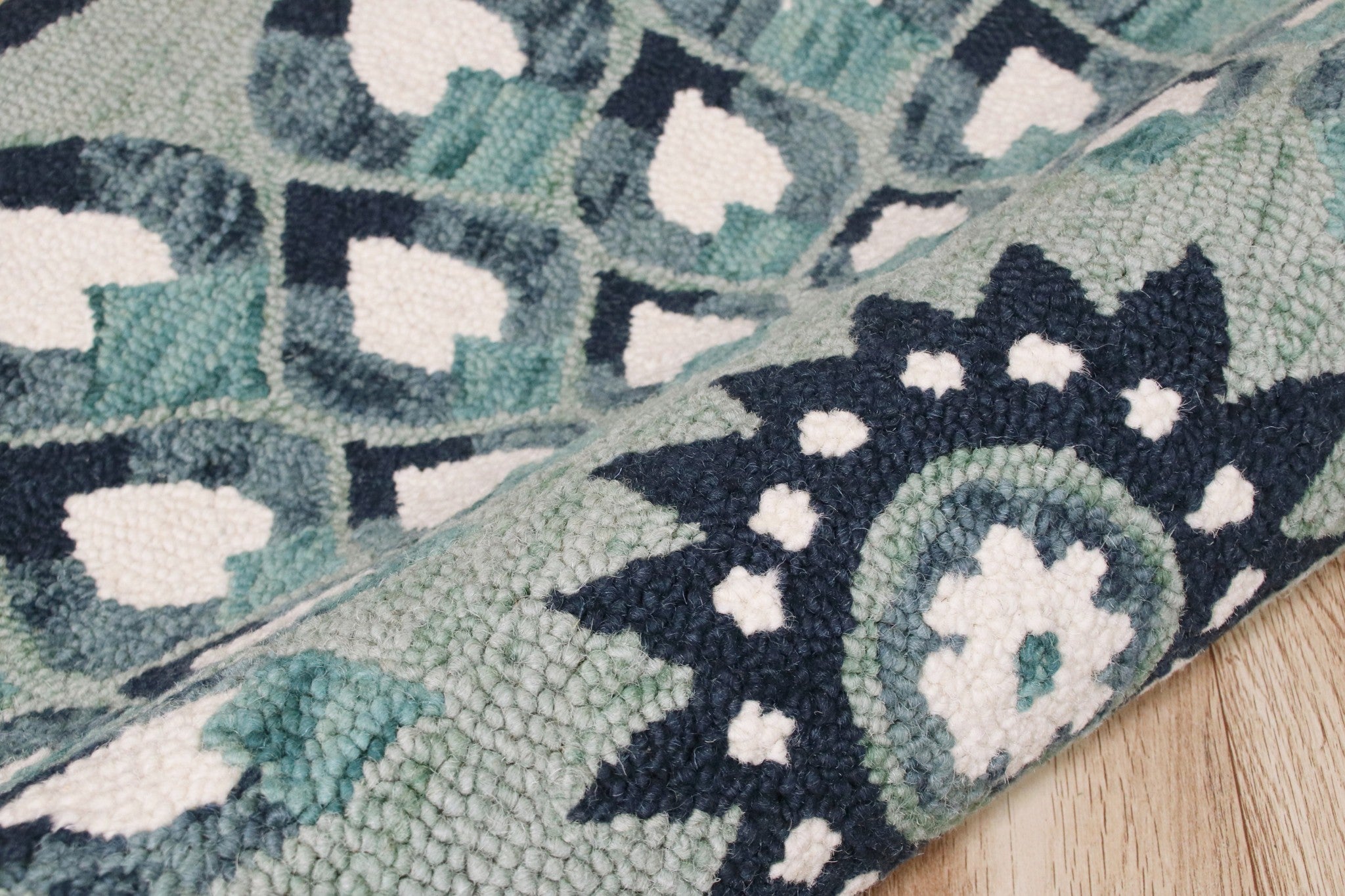 6' Blue And White Round Wool Hand Tufted Area Rug-Area Rugs-DECOROLALA