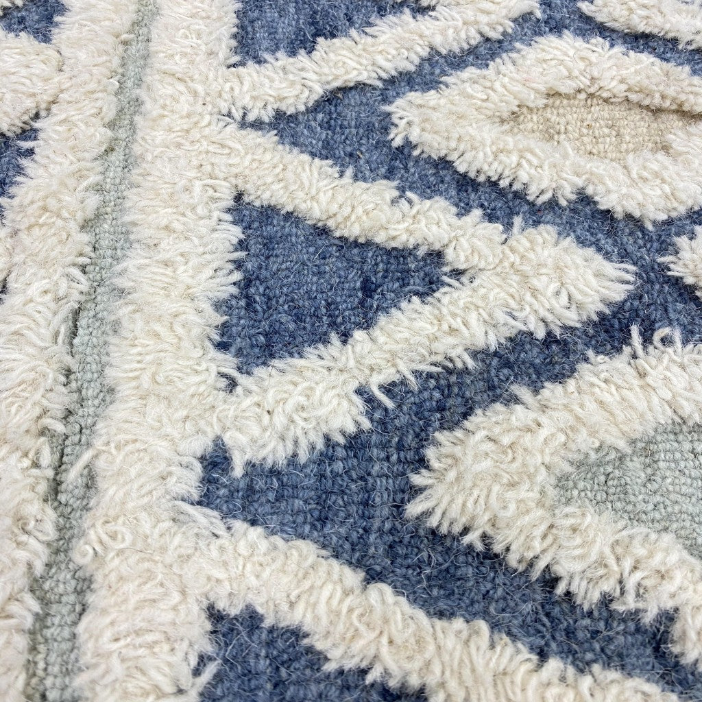 6' Round Blue and Cream Striped Diamonds Area Rug-Area Rugs-DECOROLALA