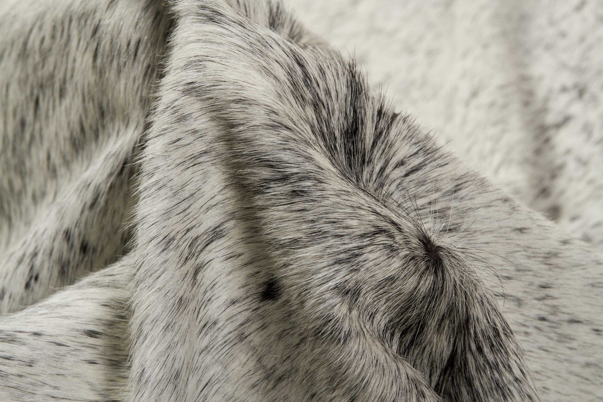 6' X 7' Gray Cowhide Hand Tufted Area Rug-Area Rugs-DECOROLALA