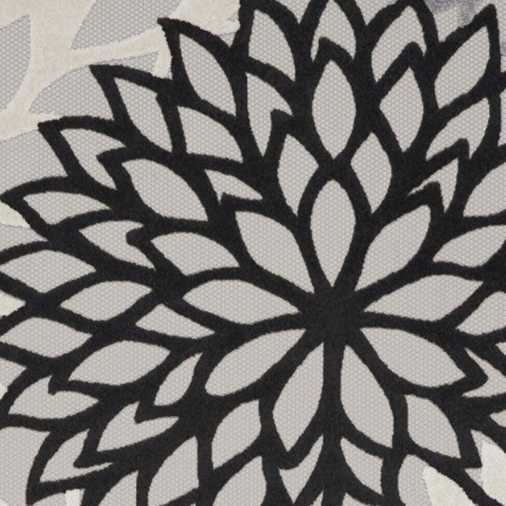 6' X 9' Black And White Indoor Outdoor Area Rug-Outdoor Rugs-DECOROLALA