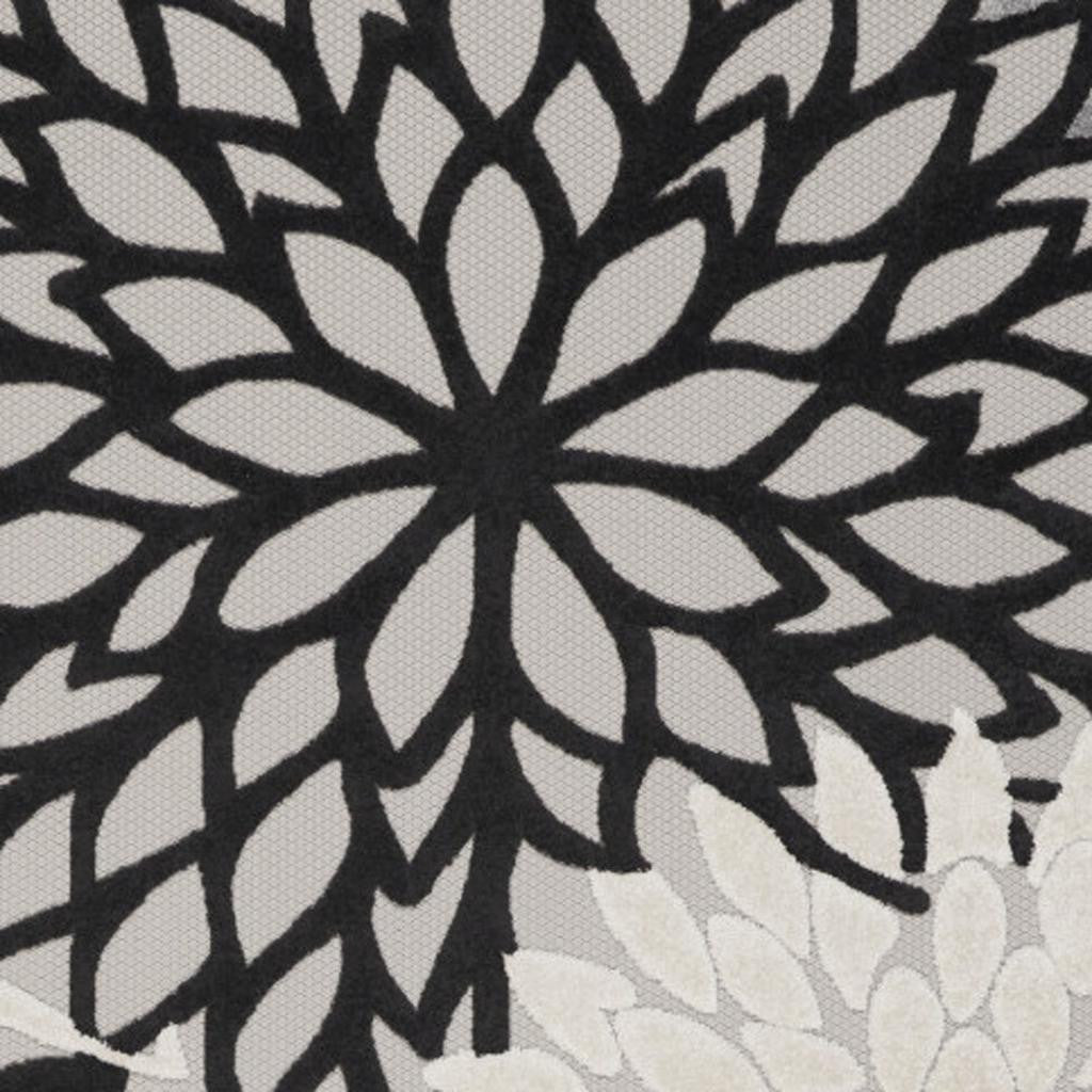 6' X 9' Black And White Indoor Outdoor Area Rug-Outdoor Rugs-DECOROLALA