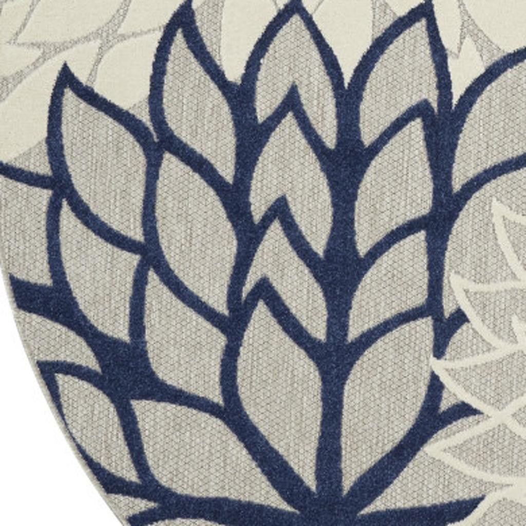 6' X 9' Black And White Indoor Outdoor Area Rug-Outdoor Rugs-DECOROLALA