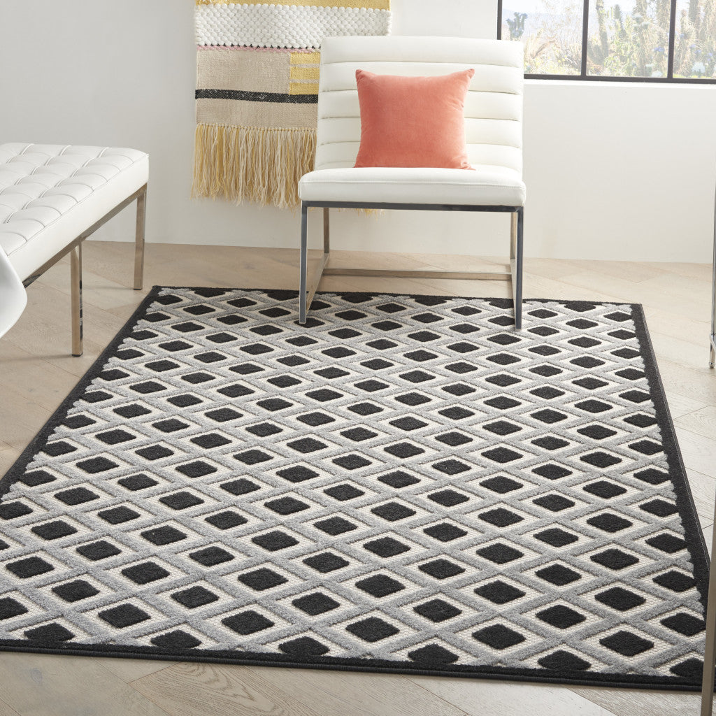6' X 9' Black And White Indoor Outdoor Area Rug-Outdoor Rugs-DECOROLALA