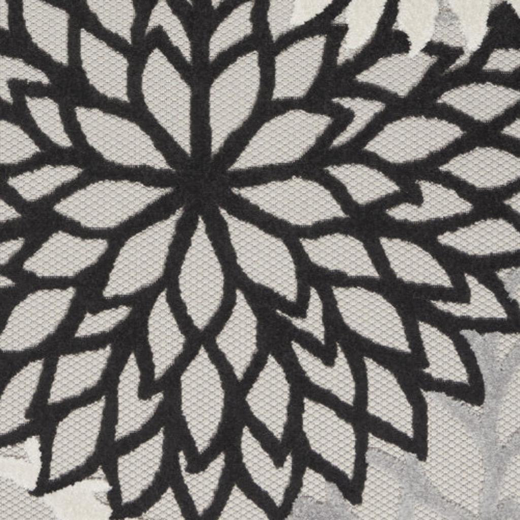 6' X 9' Black And White Indoor Outdoor Area Rug-Outdoor Rugs-DECOROLALA