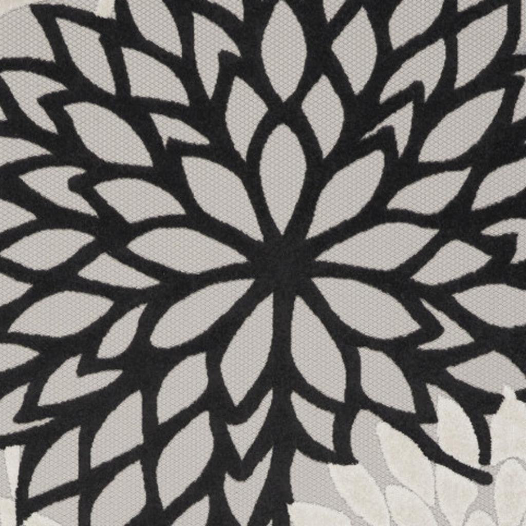 6' X 9' Black And White Indoor Outdoor Area Rug-Outdoor Rugs-DECOROLALA