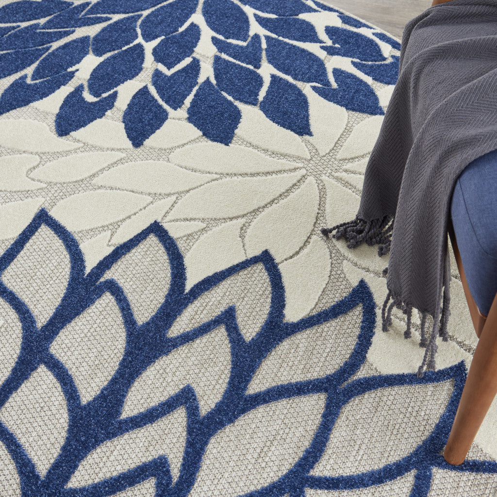 6' X 9' Black And White Indoor Outdoor Area Rug-Outdoor Rugs-DECOROLALA