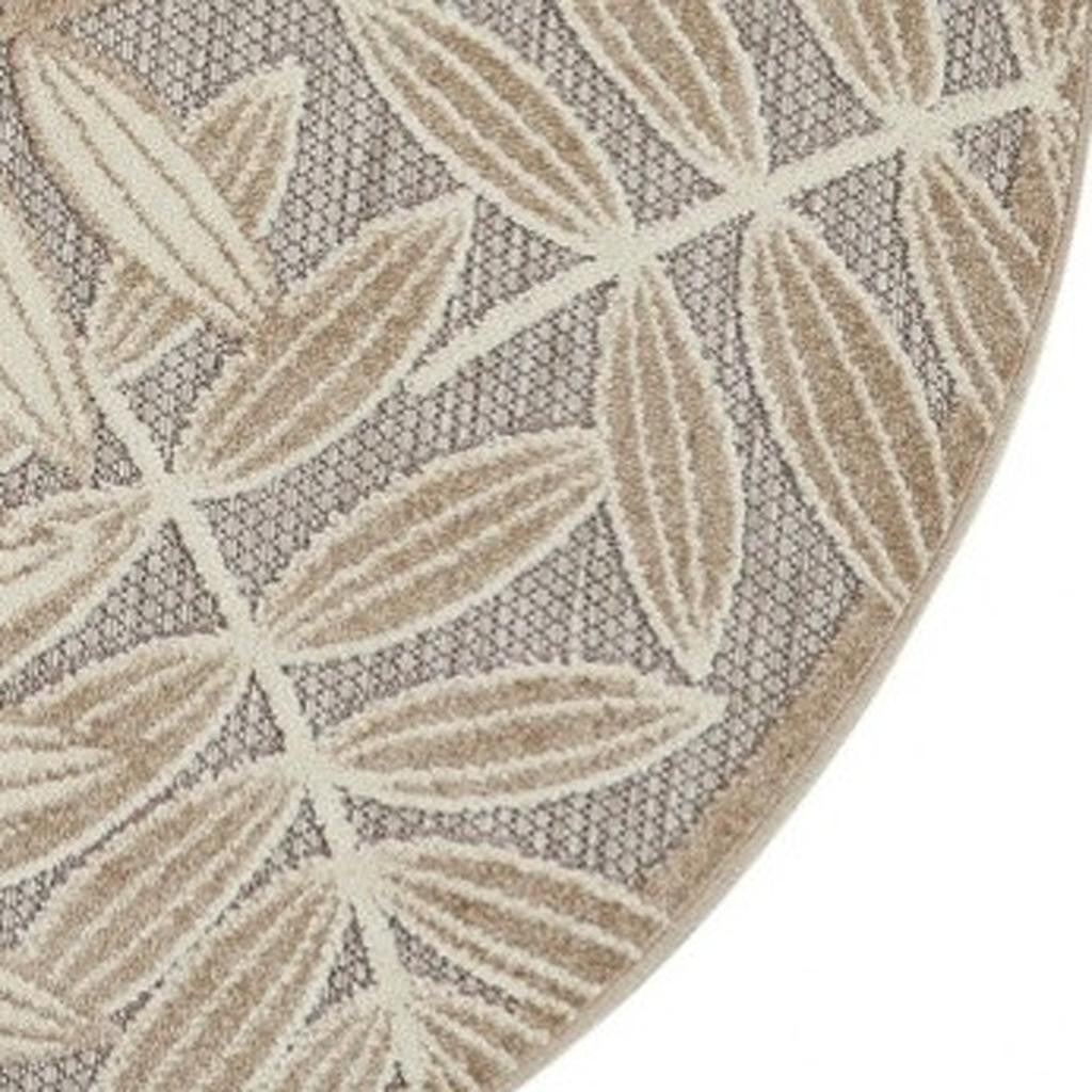 6' X 9' Gray And Ivory Floral Indoor Outdoor Area Rug-Outdoor Rugs-DECOROLALA