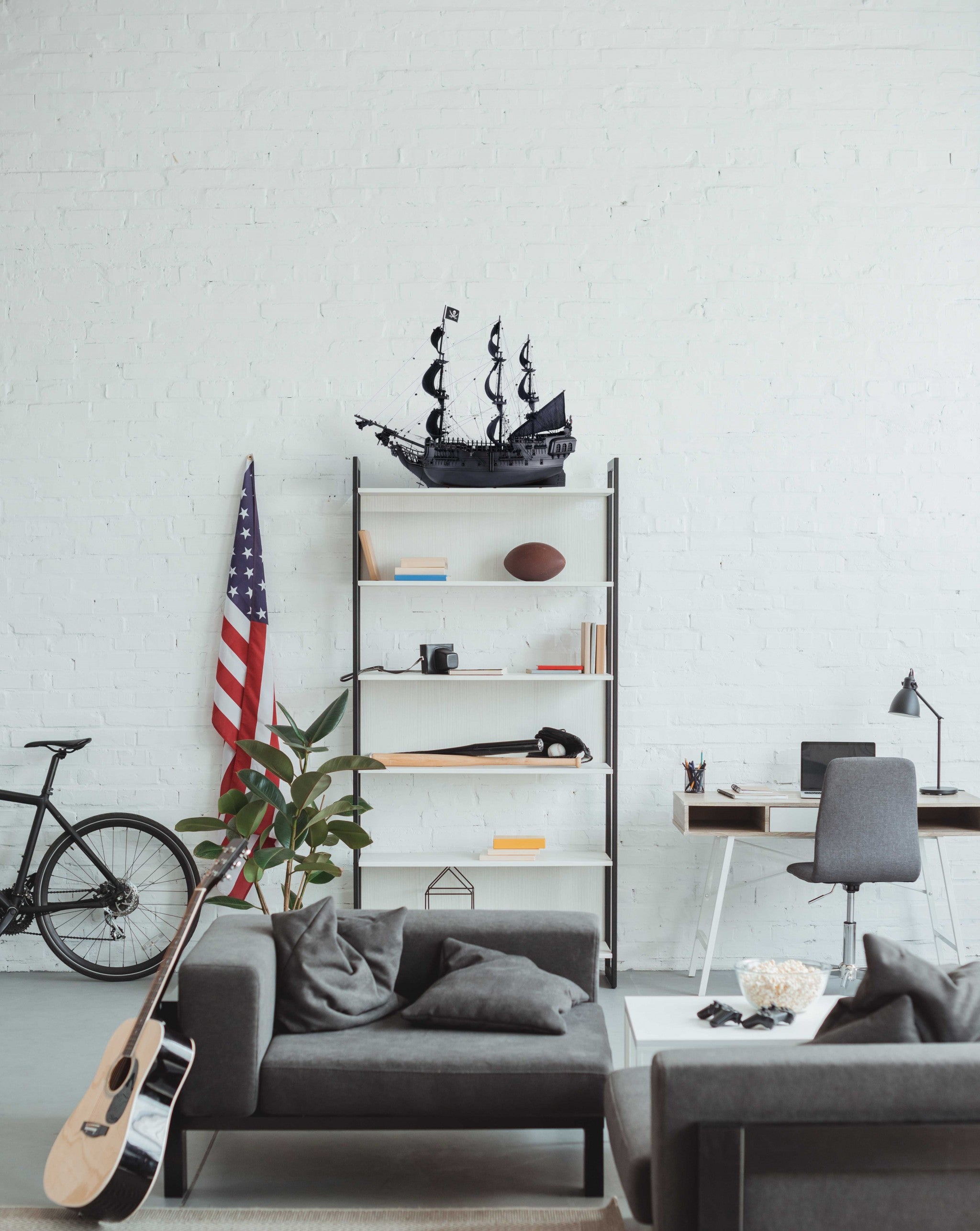 6.5" X 20" X 19"Black Pearl Pirate Ship-Sculptures-DECOROLALA