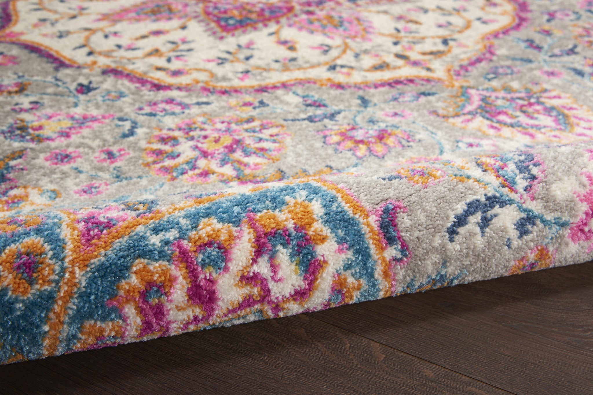 7' X 10' Gray And Ivory Medallion Area Rug-Area Rugs-DECOROLALA