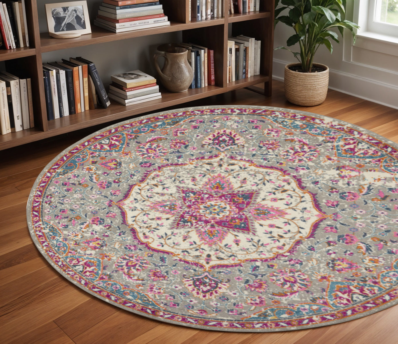 7' X 10' Gray And Ivory Medallion Area Rug-Area Rugs-DECOROLALA