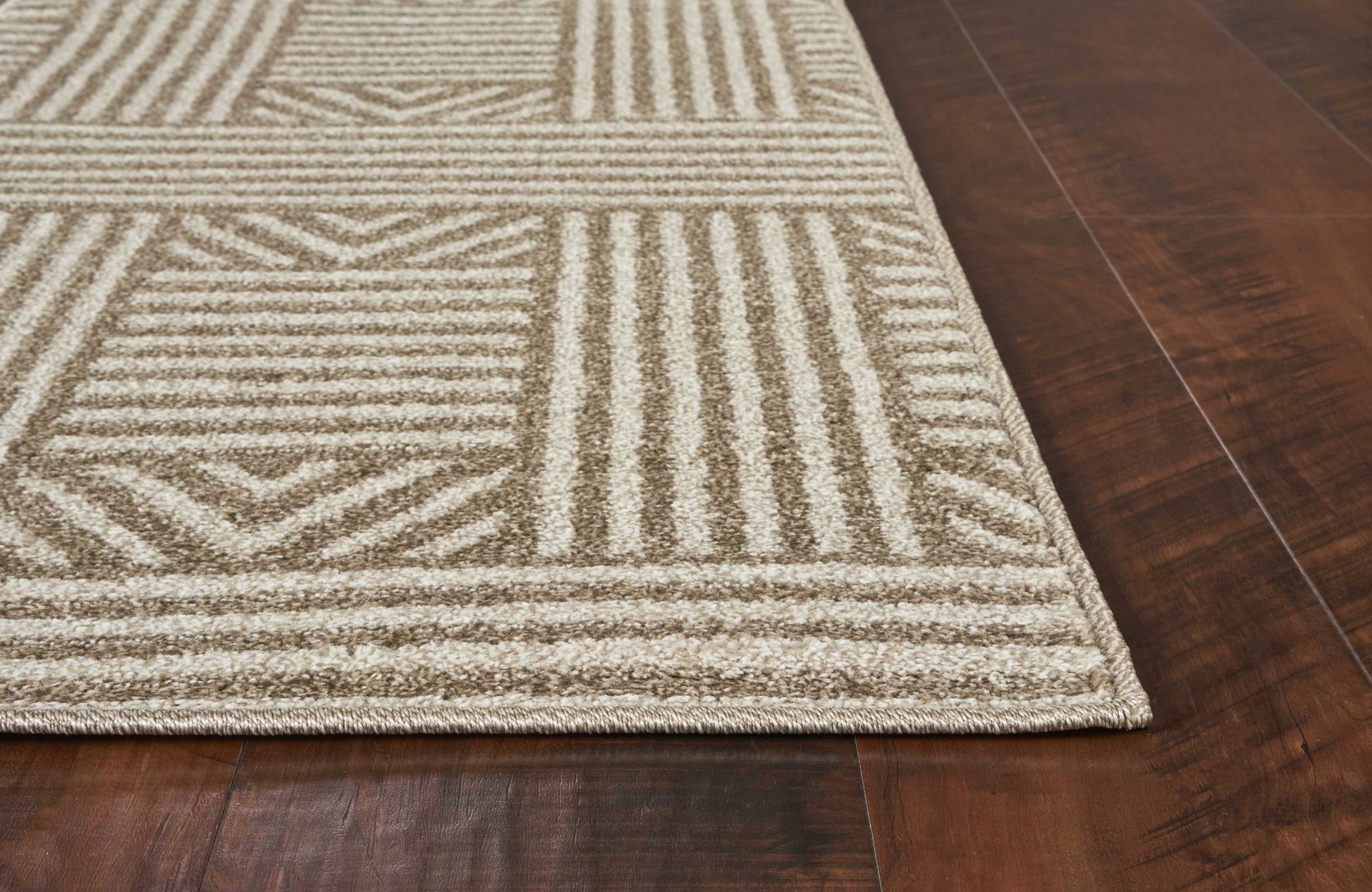 7' X 9' Beige And Ivory Geometric Indoor Outdoor Area Rug-Outdoor Rugs-DECOROLALA