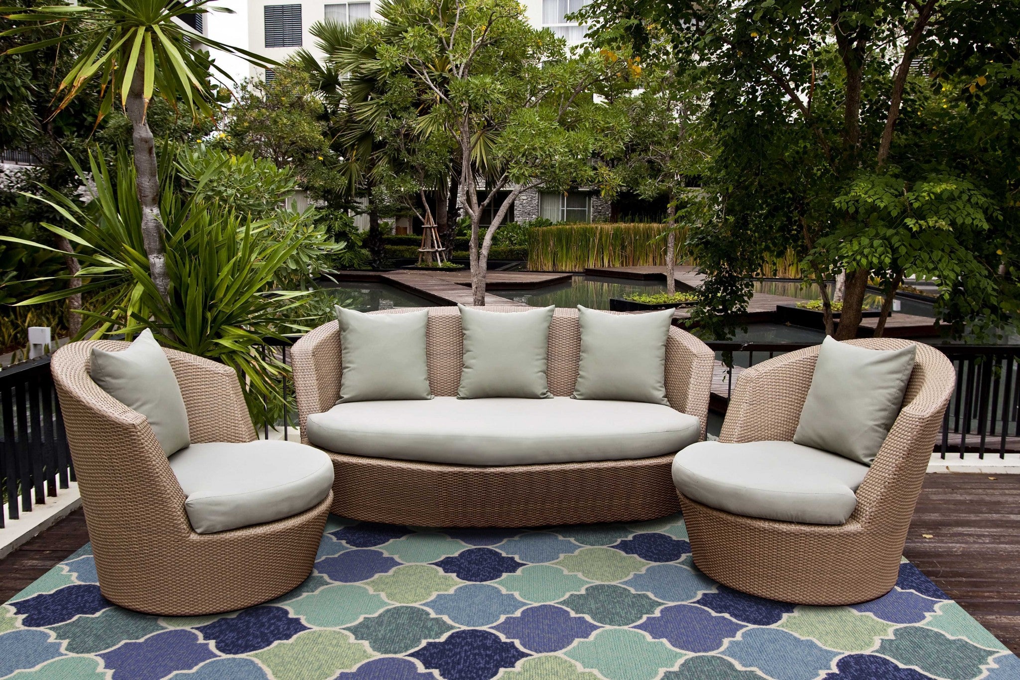 7' X 9' Blue Purple And Aqua Quatrefoil Hand Tufted Area Rug-Area Rugs-DECOROLALA