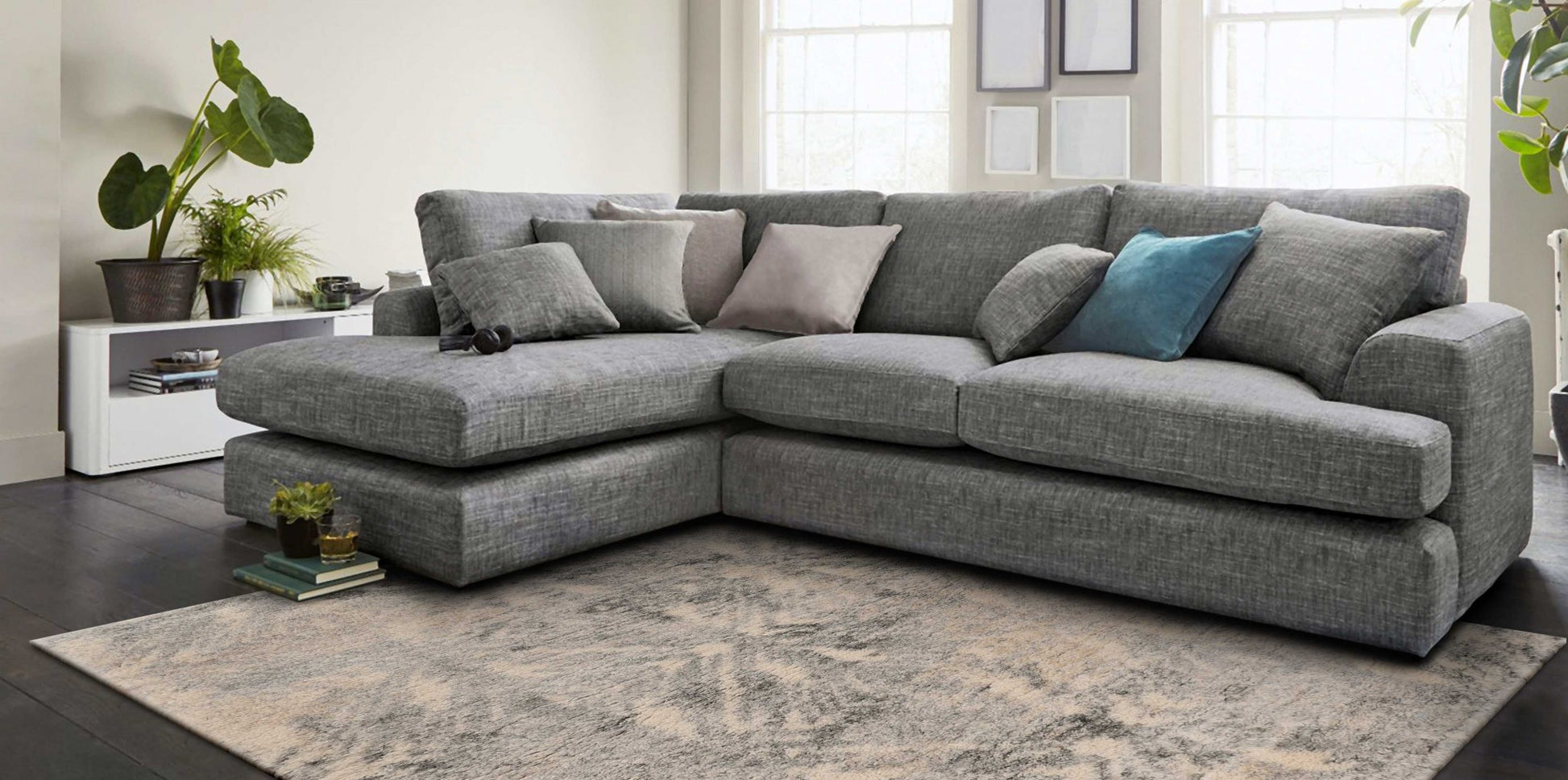 7' X 9' Gray And Ivory Diamond Area Rug-Area Rugs-DECOROLALA