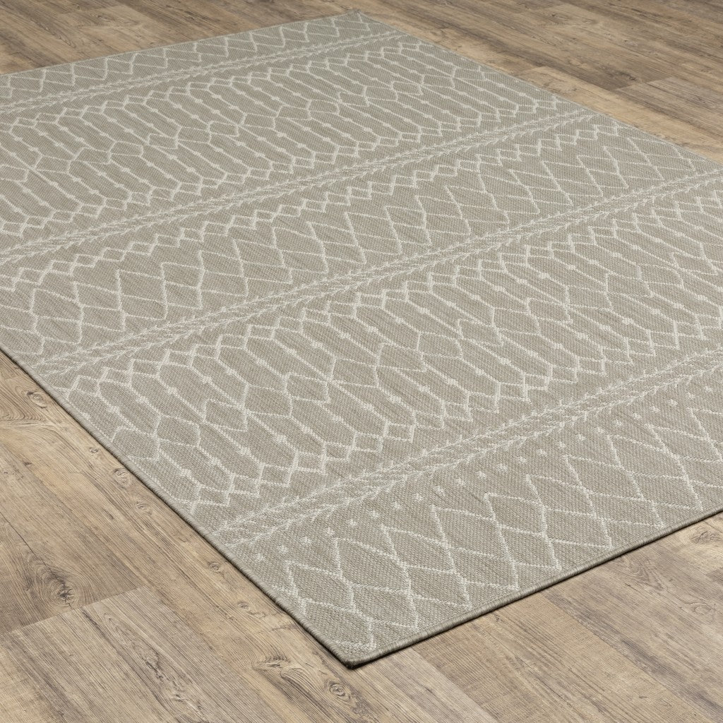 7' X 9' Gray And Ivory Geometric Indoor Outdoor Area Rug-Outdoor Rugs-DECOROLALA